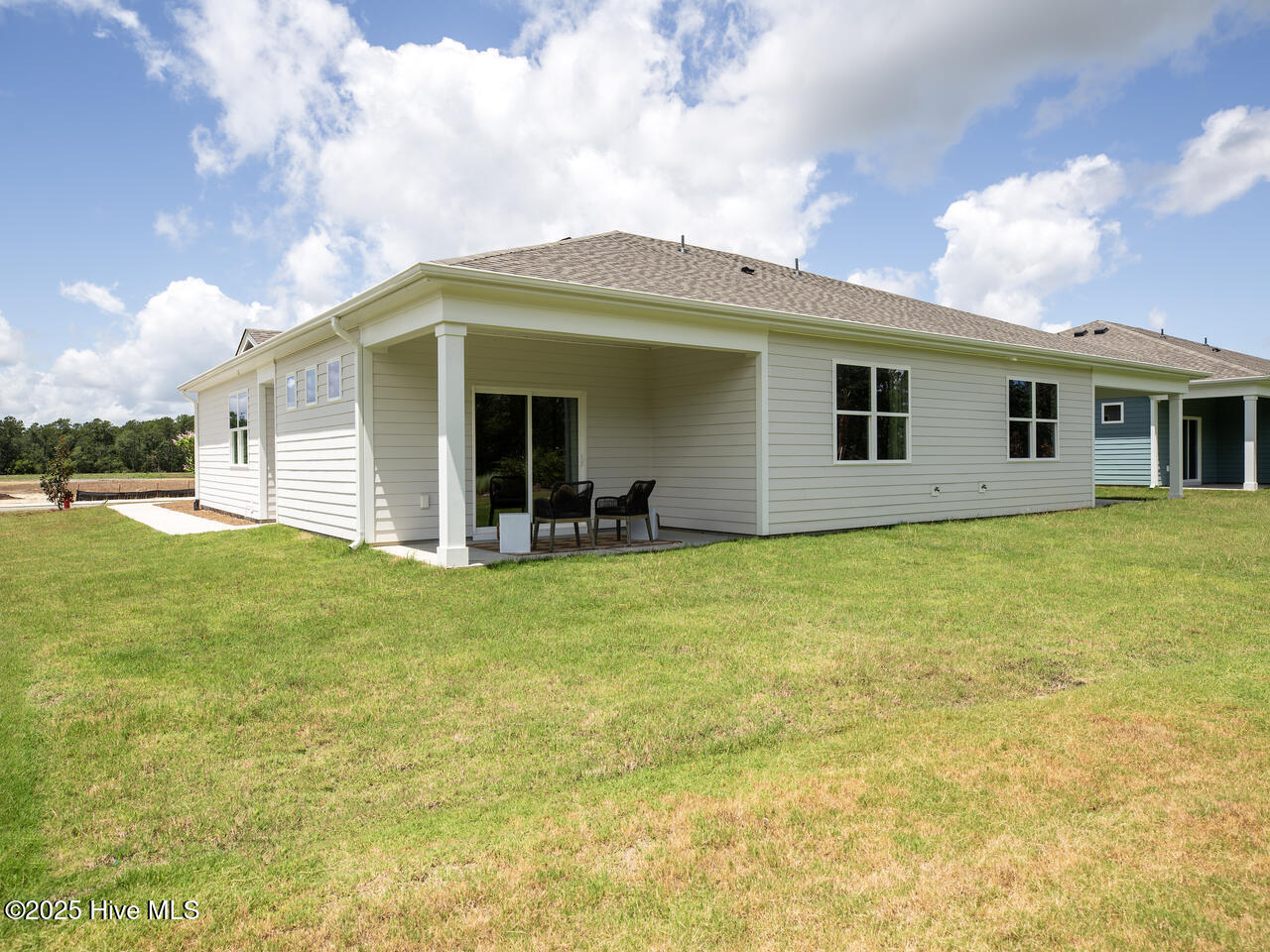 100567991 | Photo 26