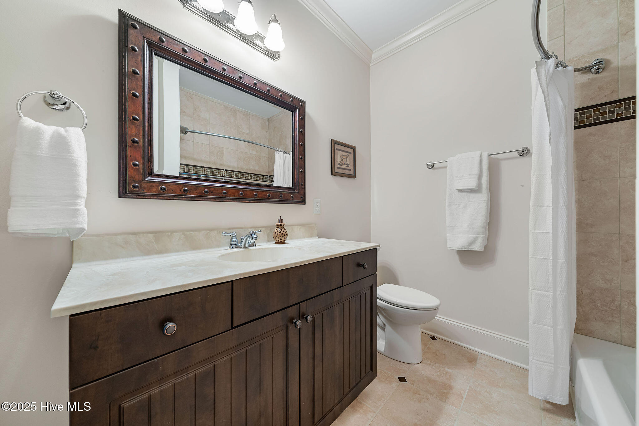 100532416 | Photo 43