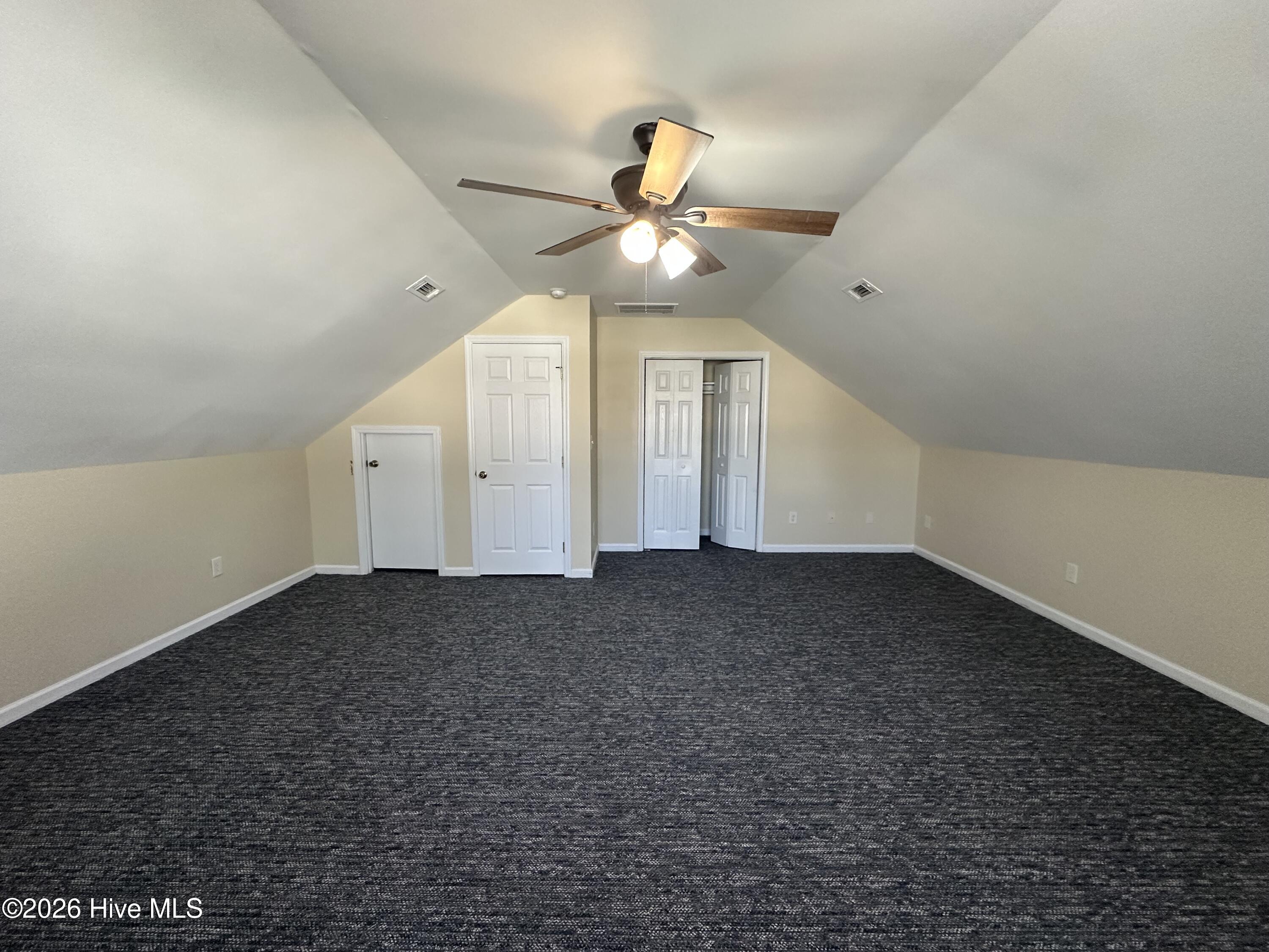 100564152 | Photo 43