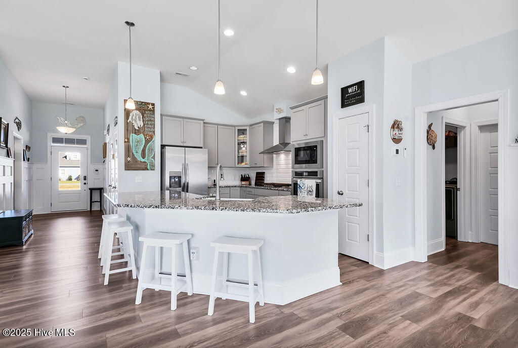 100535905 | Photo 19