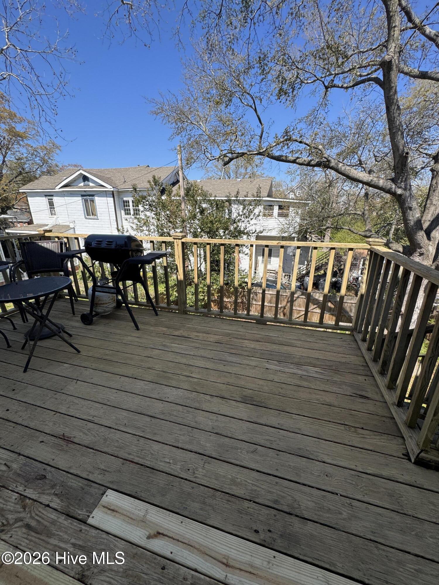 100561655 | Photo 18