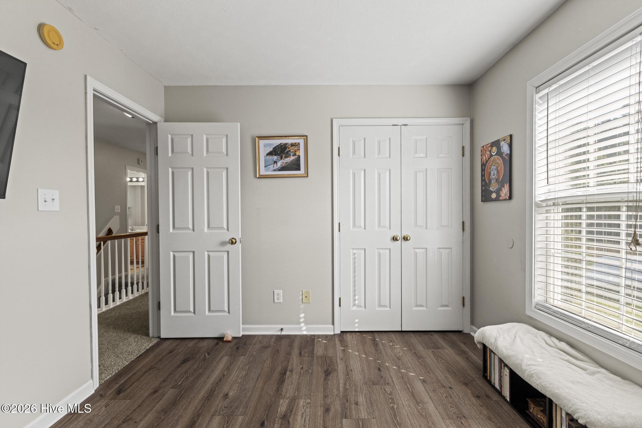 100567348 | Photo 19