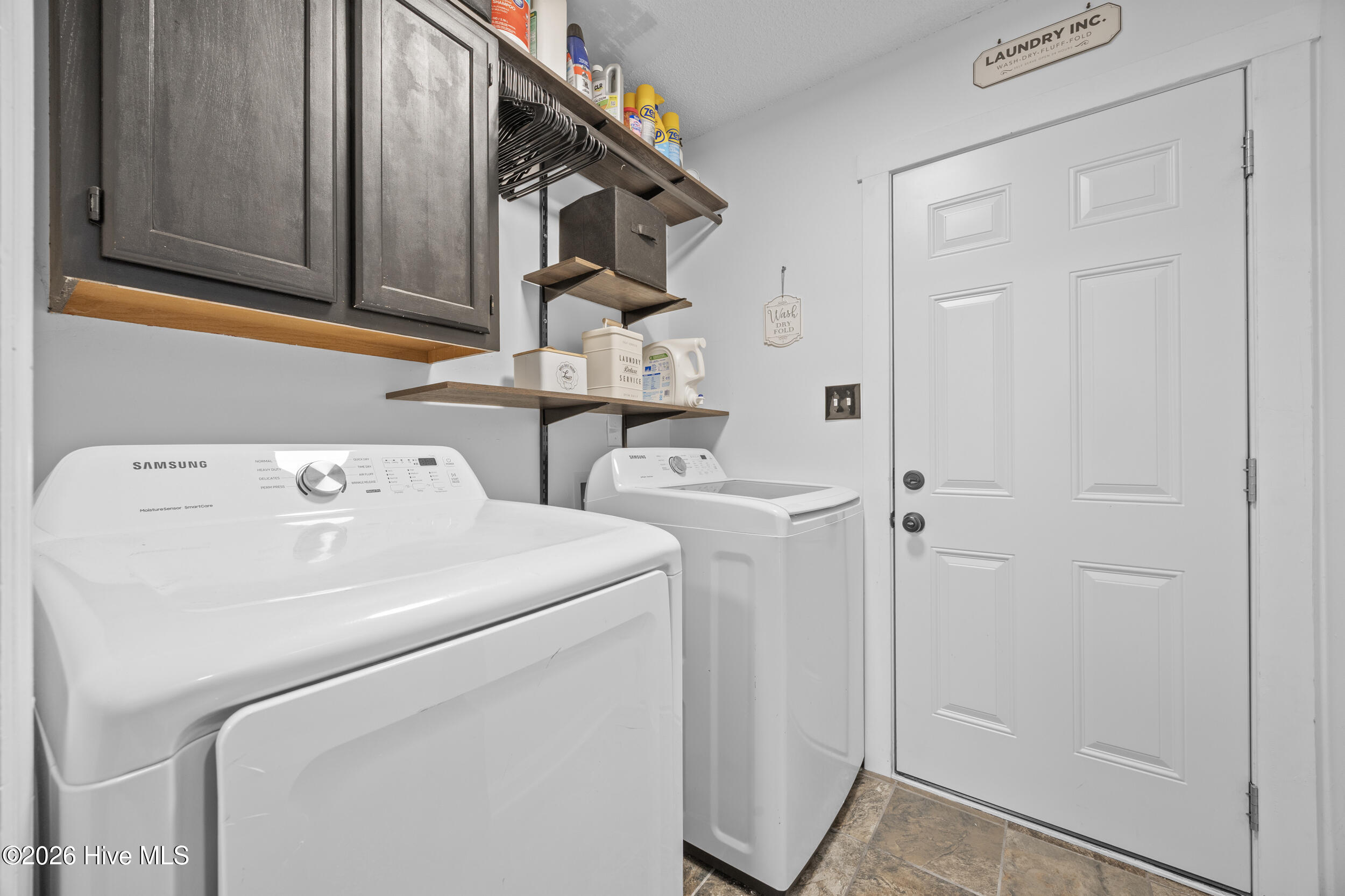 100560649 | Photo 17