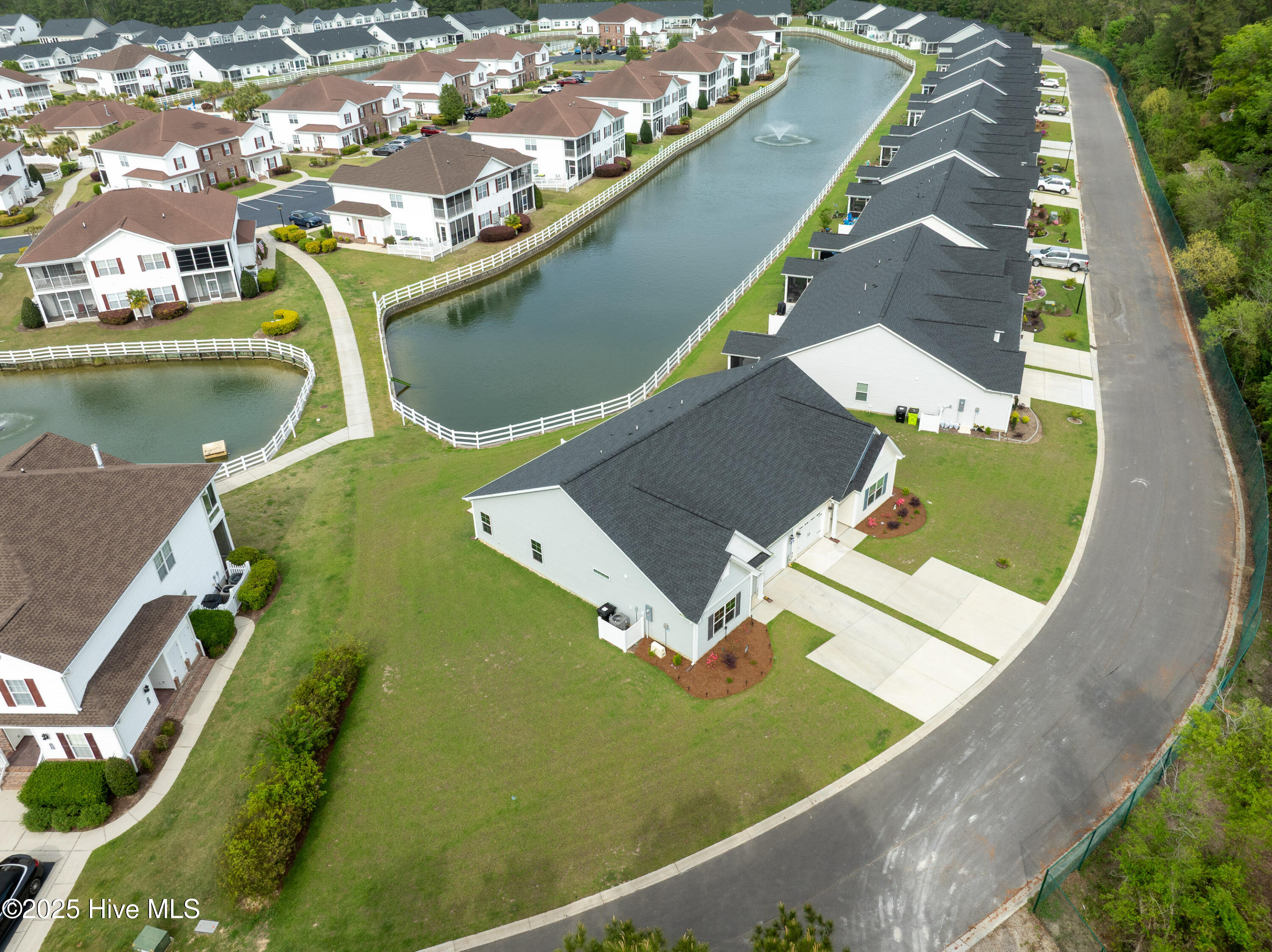 100499977 | Photo 32