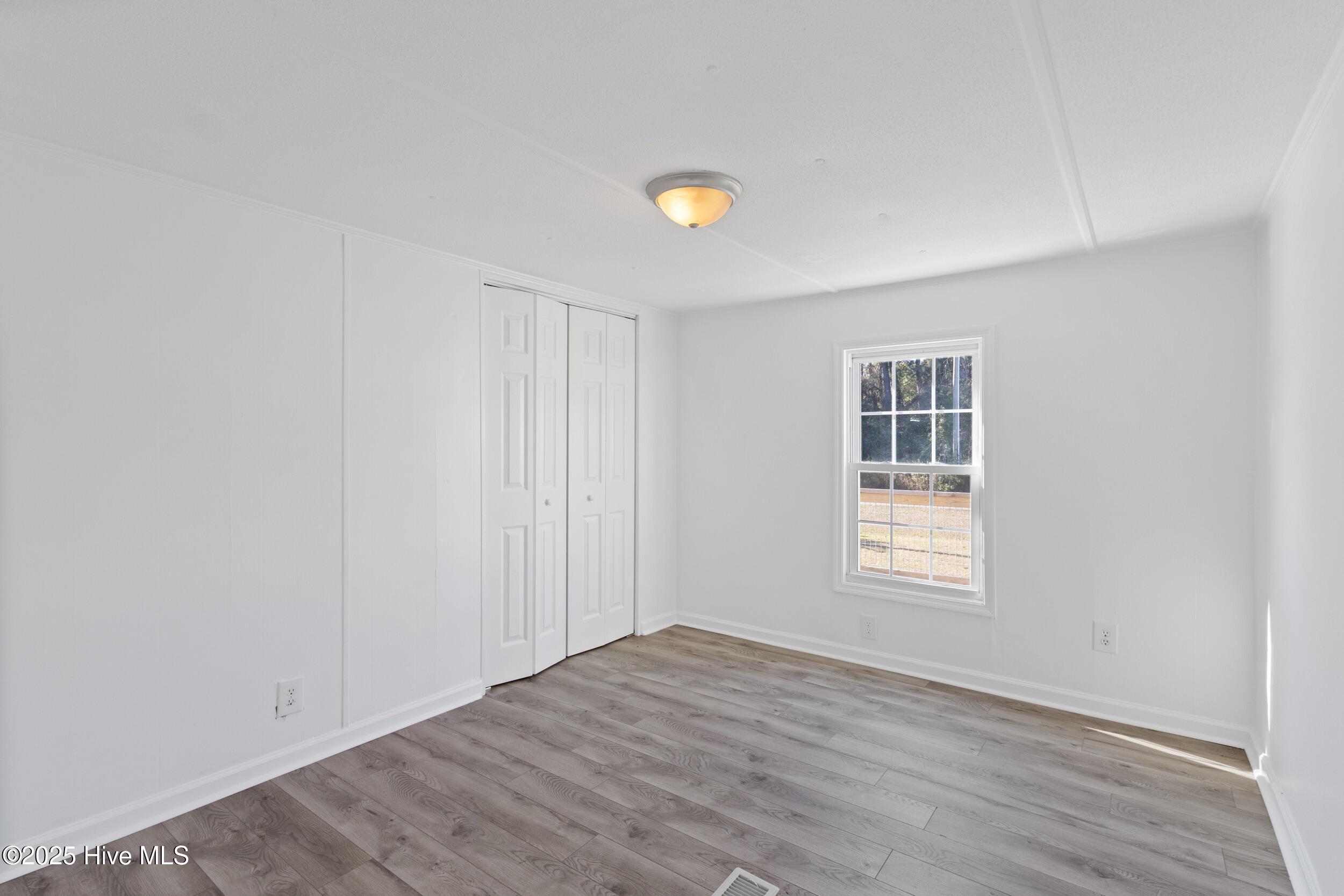 100545397 | Photo 19