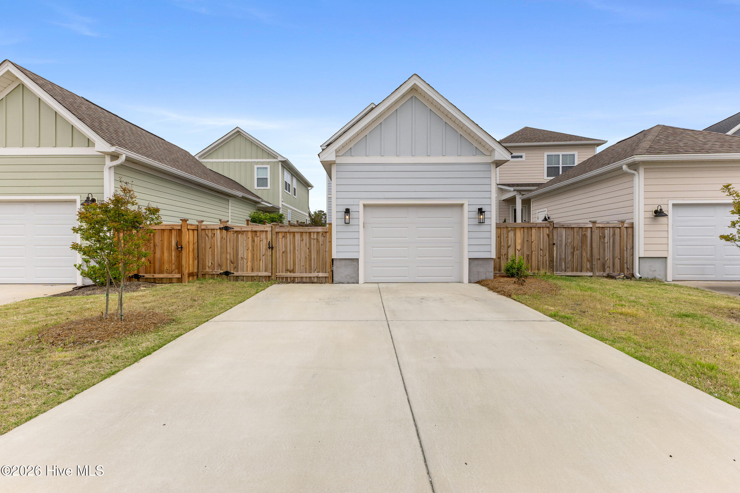 100567295 | Photo 24