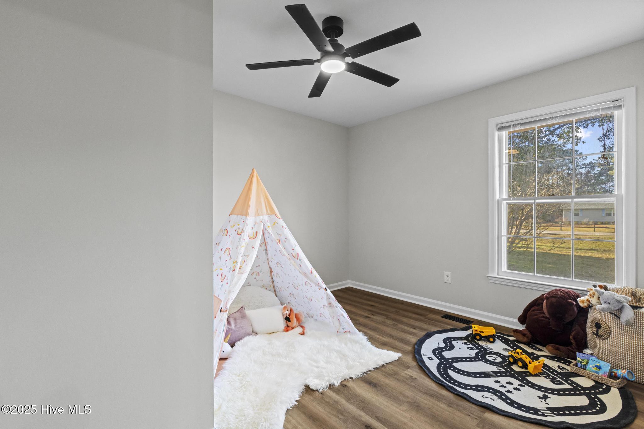 100541728 | Photo 22