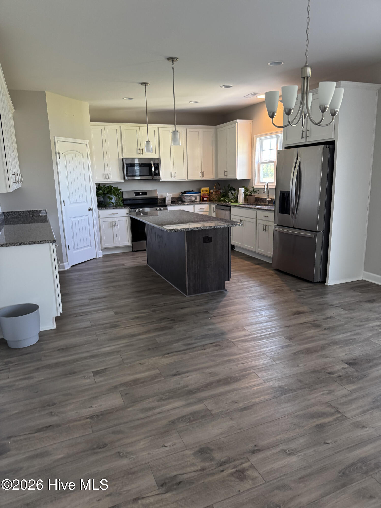 100561884 | Photo 17