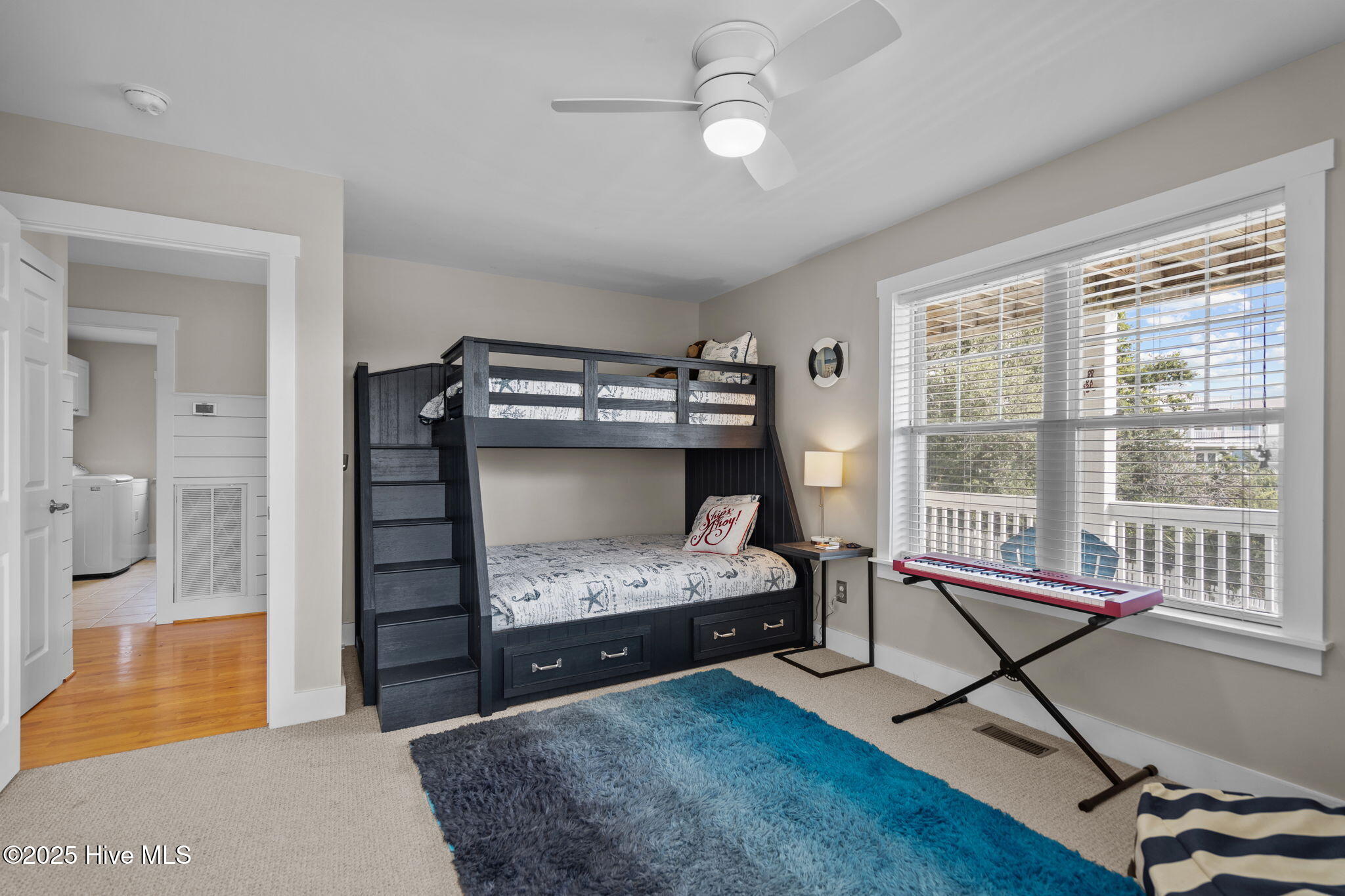 100528762 | Photo 48