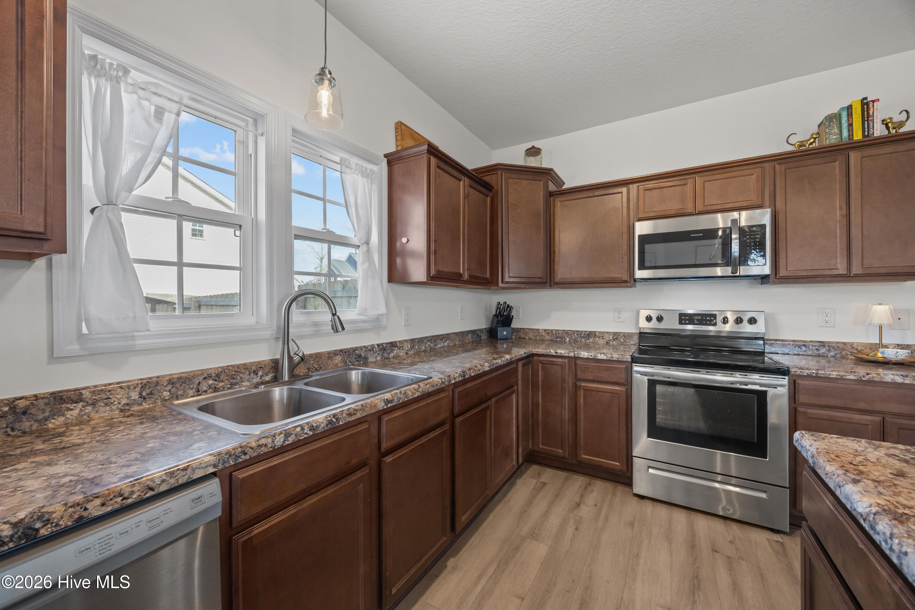 100559534 | Photo 14