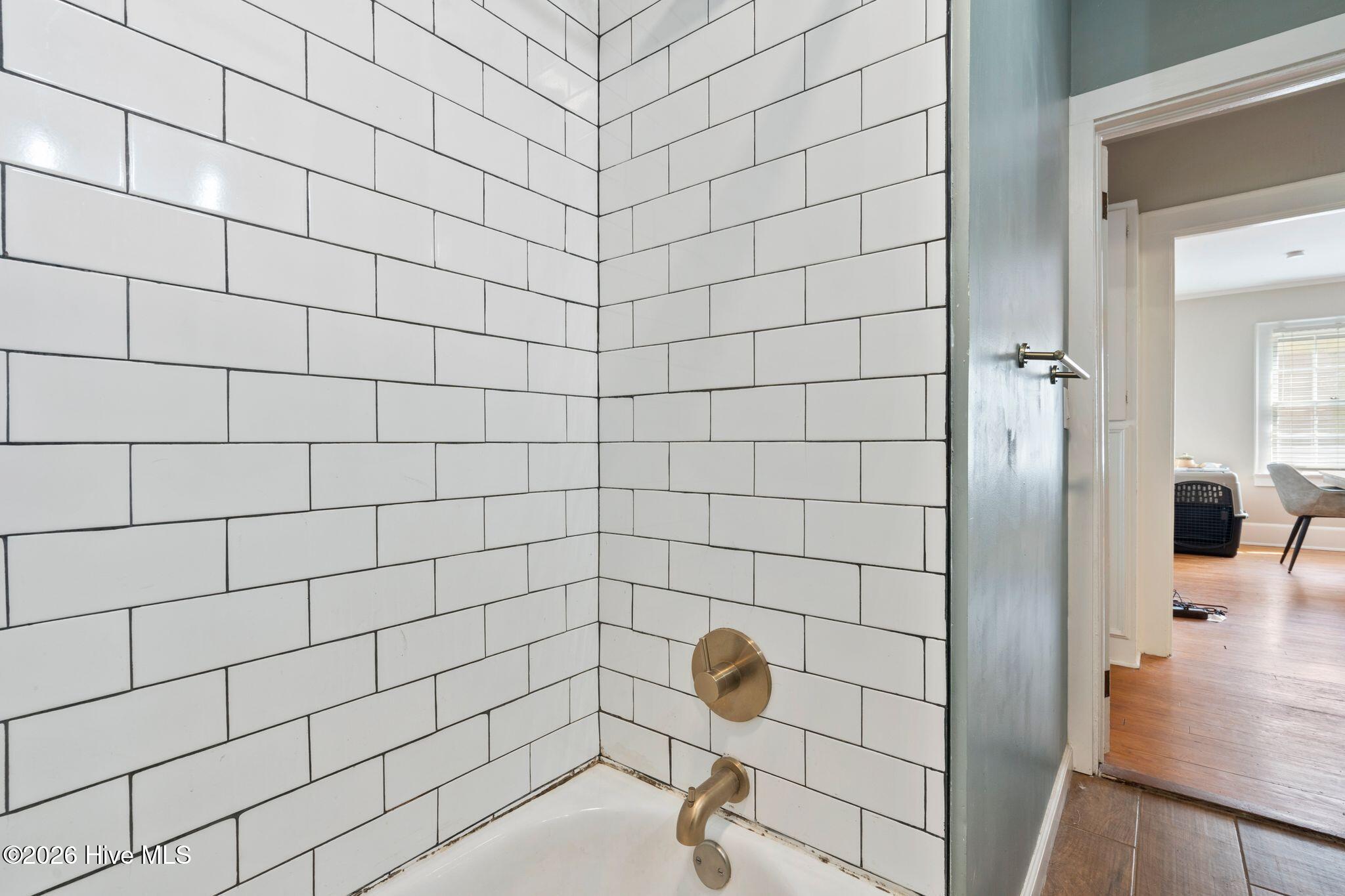 100554931 | Photo 23