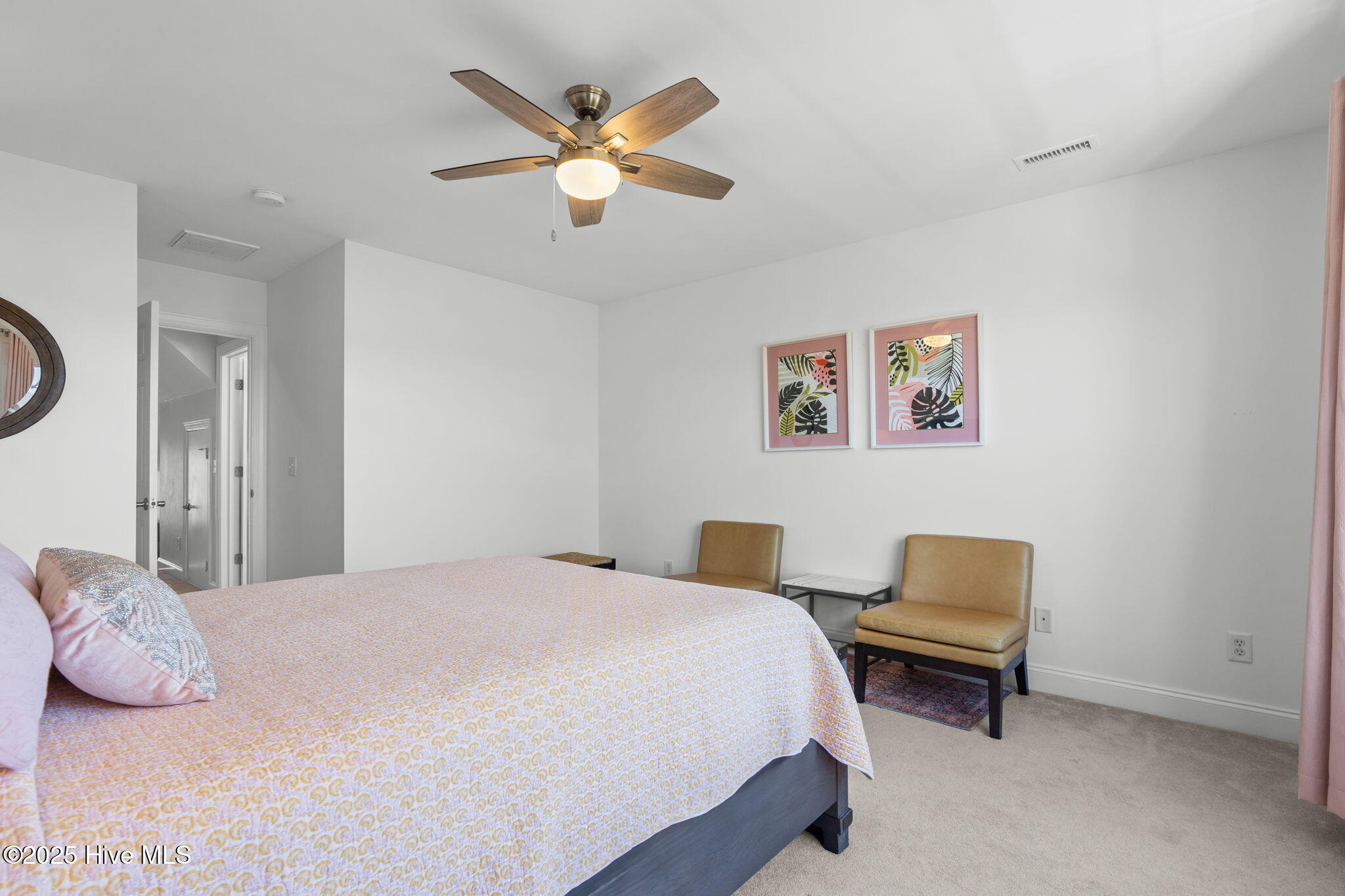 100538091 | Photo 46