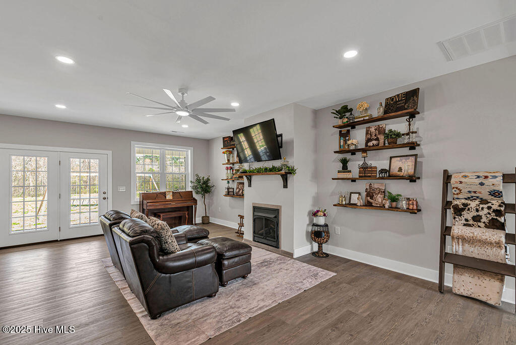 1560 White Oak River Road,Maysville