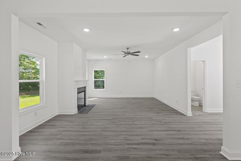 100553822 | Photo 11