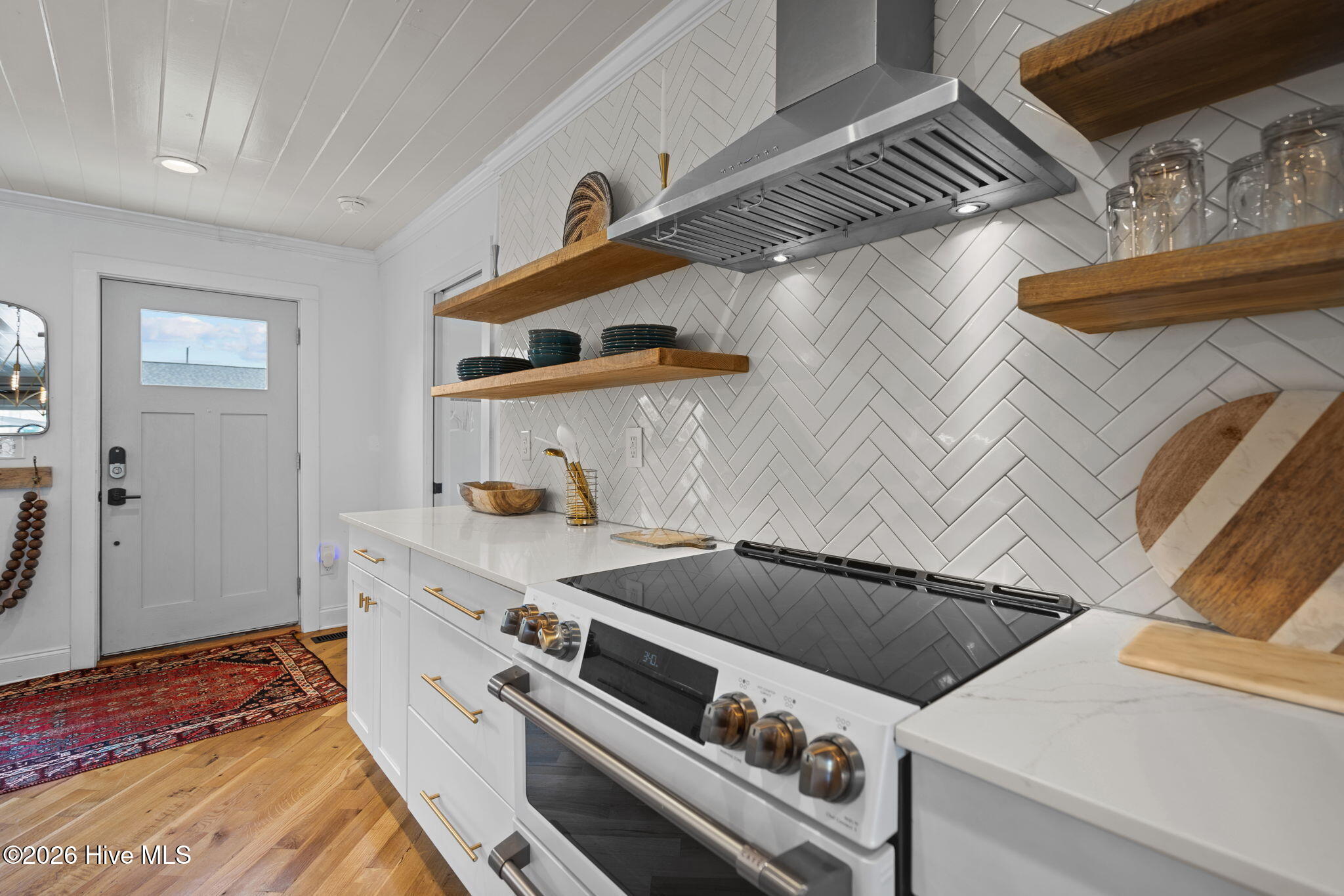 100560357 | Photo 13