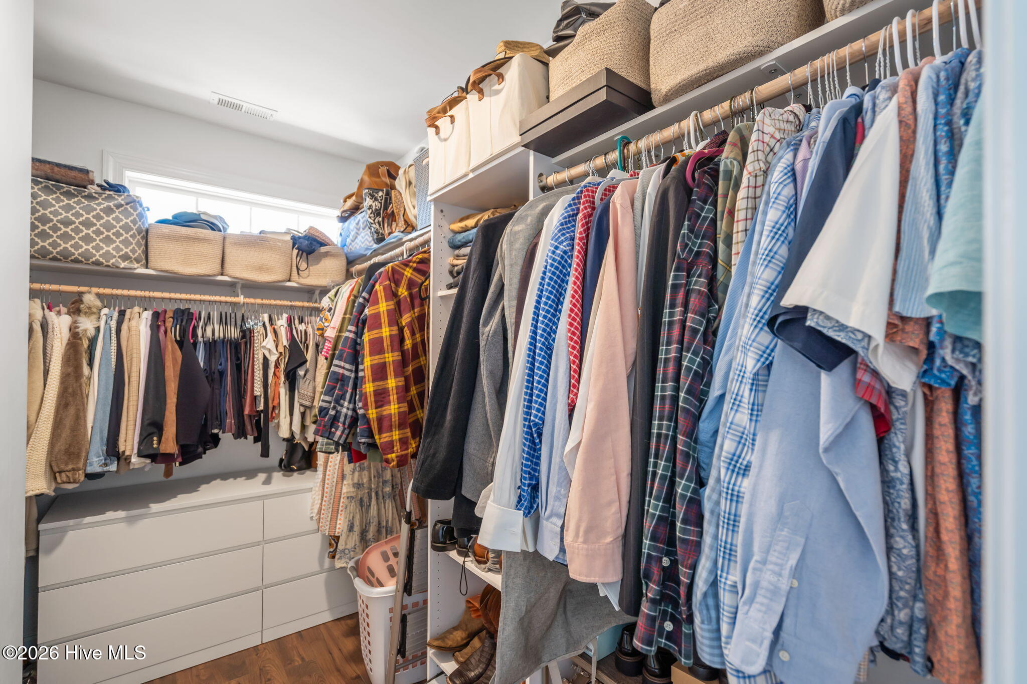 100557653 | Photo 27