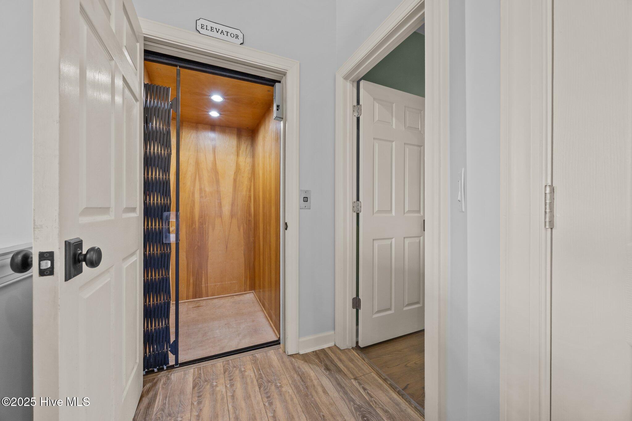 100517402 | Photo 47