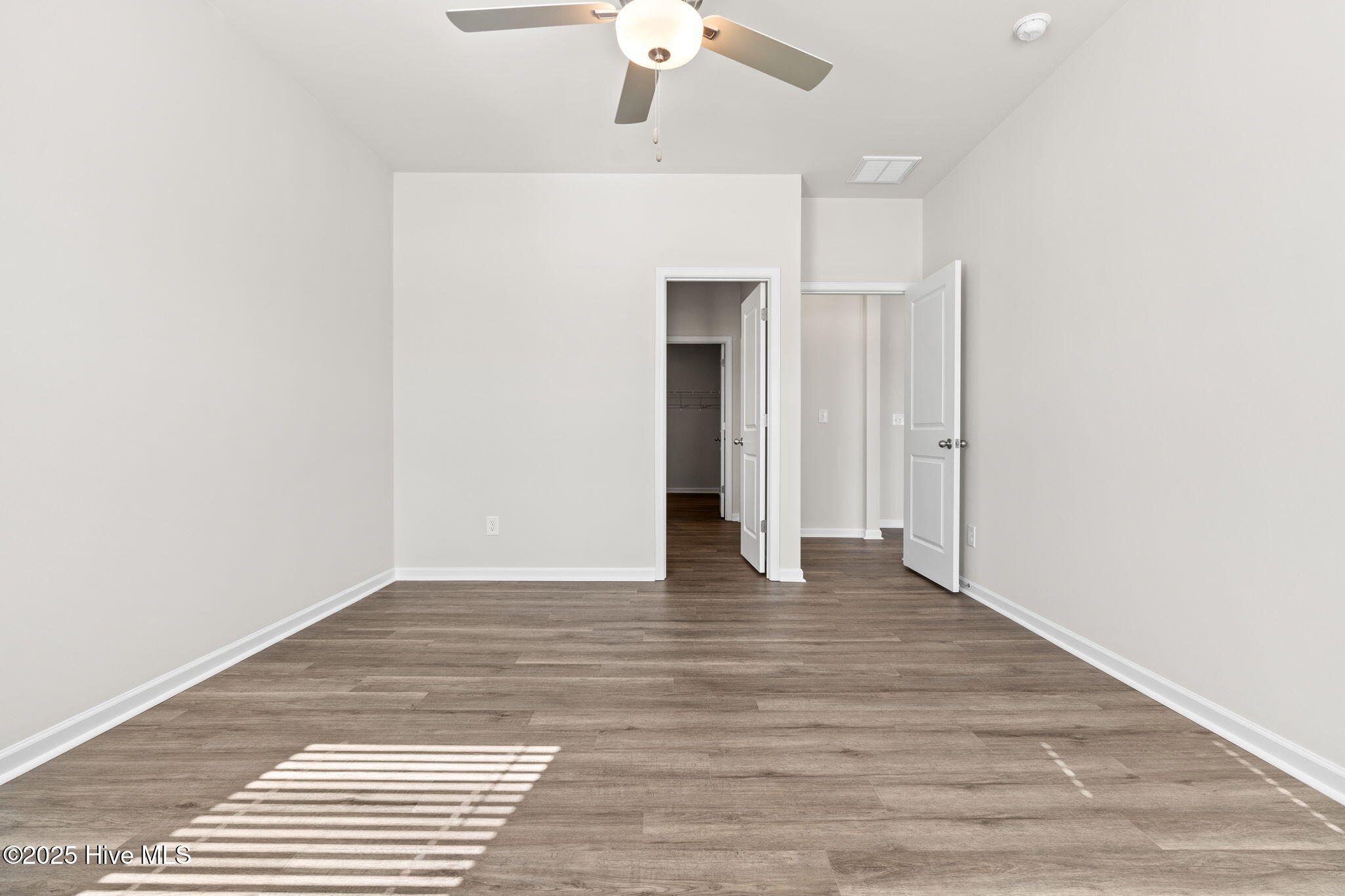 100546635 | Photo 25