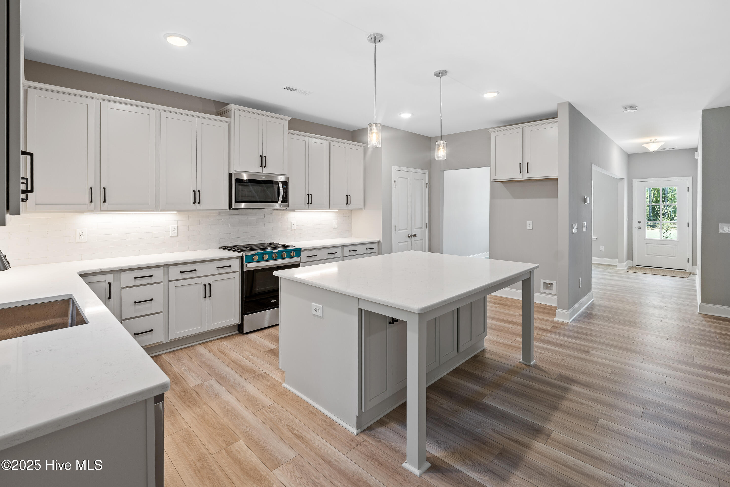 100515250 | Photo 16