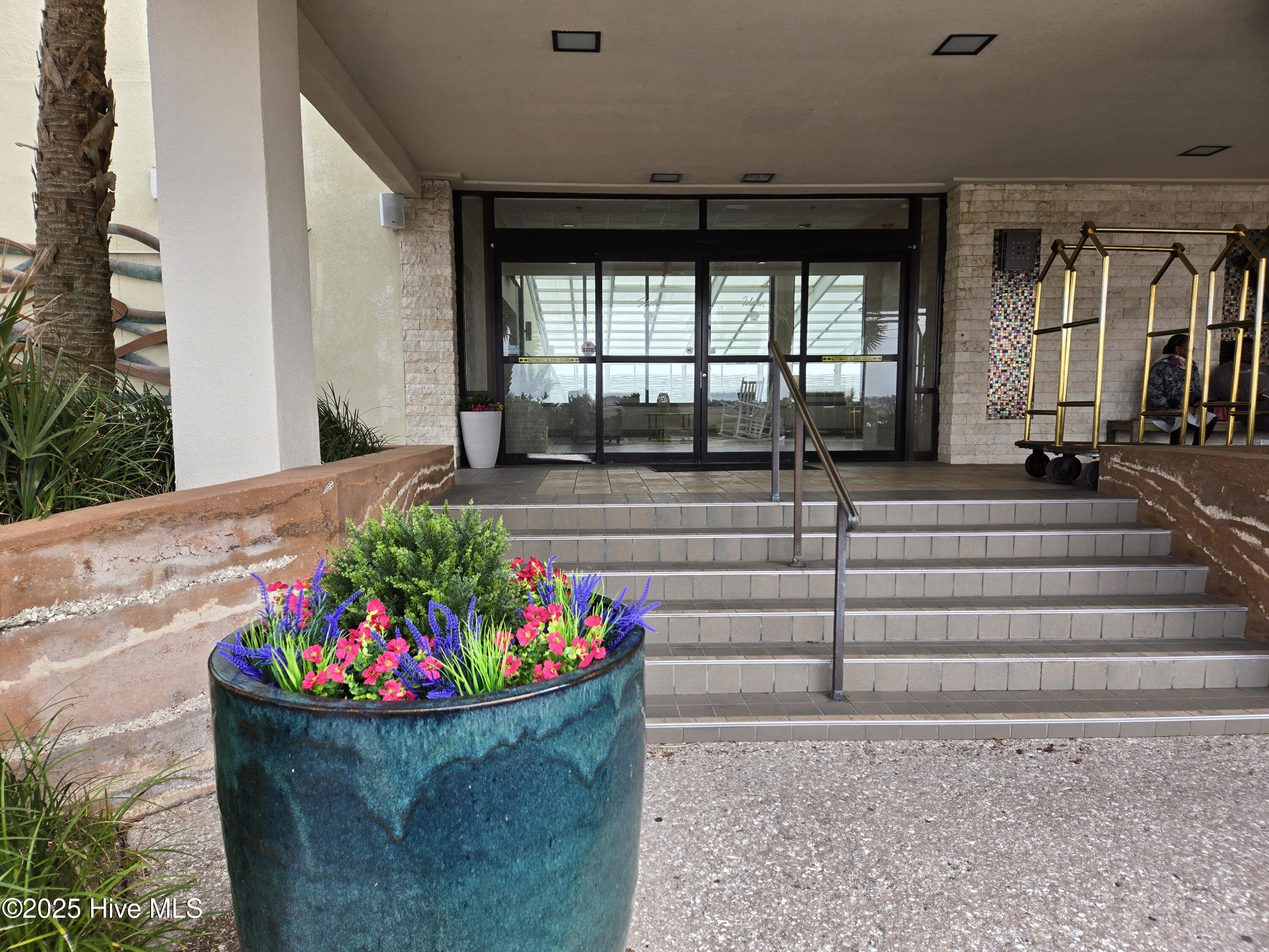 100494459 | Photo 17