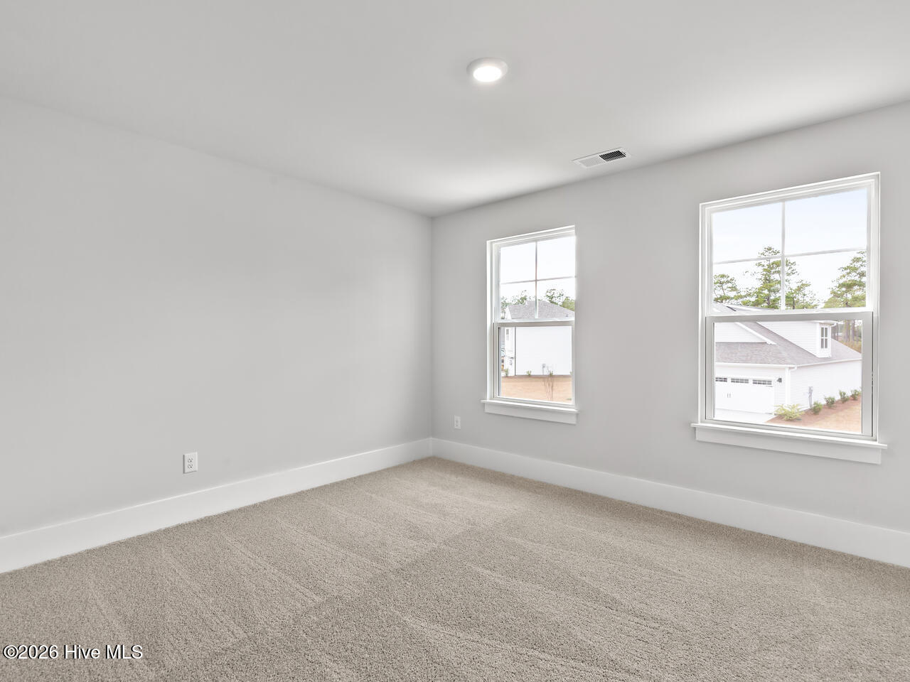 100535812 | Photo 36