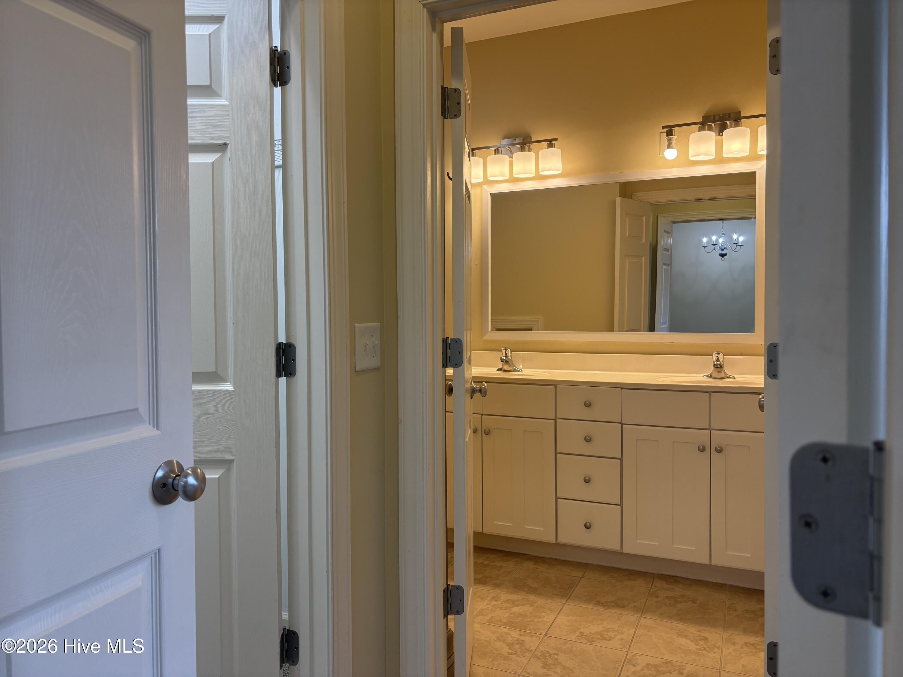 100548905 | Photo 17