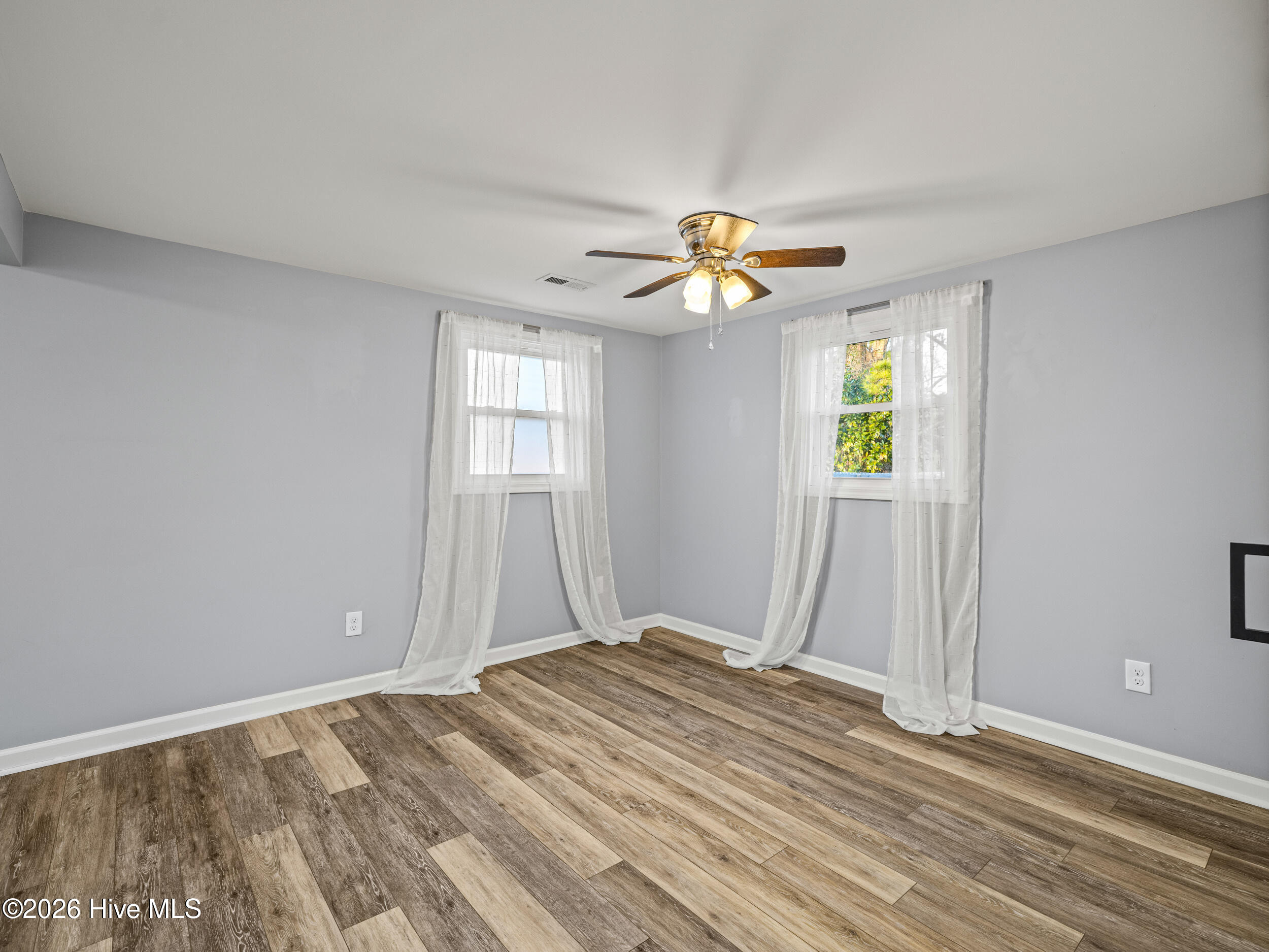 100558939 | Photo 20