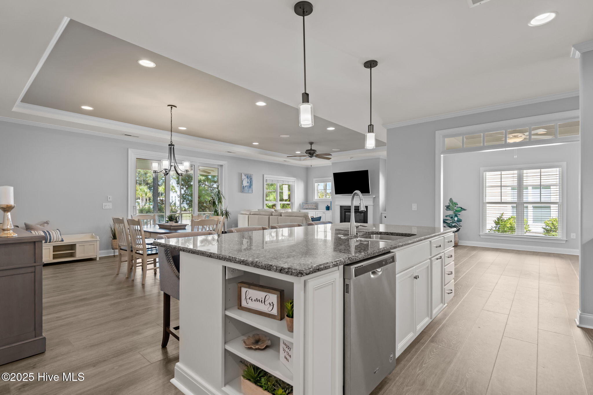 100532627 | Photo 13