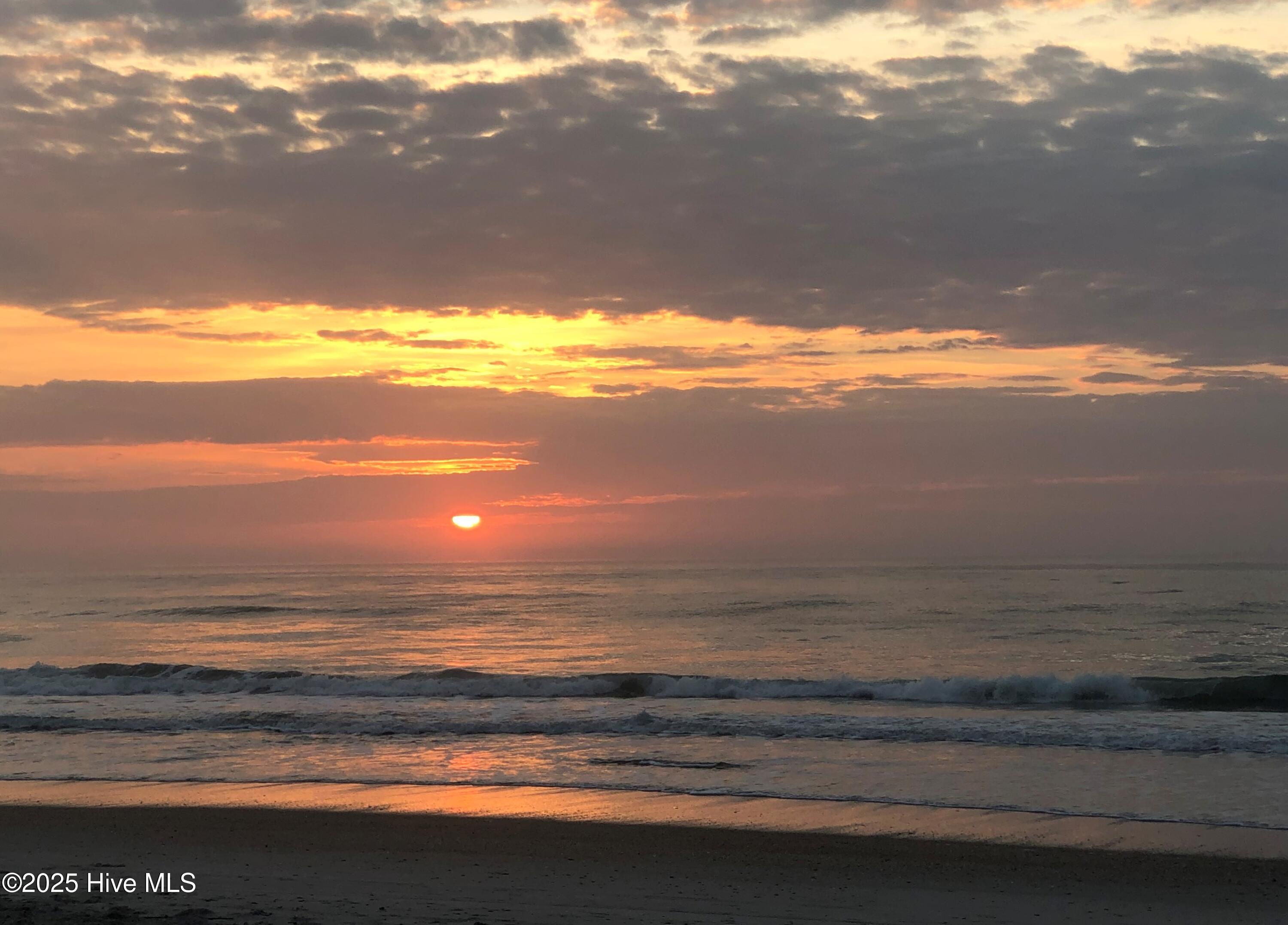 100522171 | Photo 25