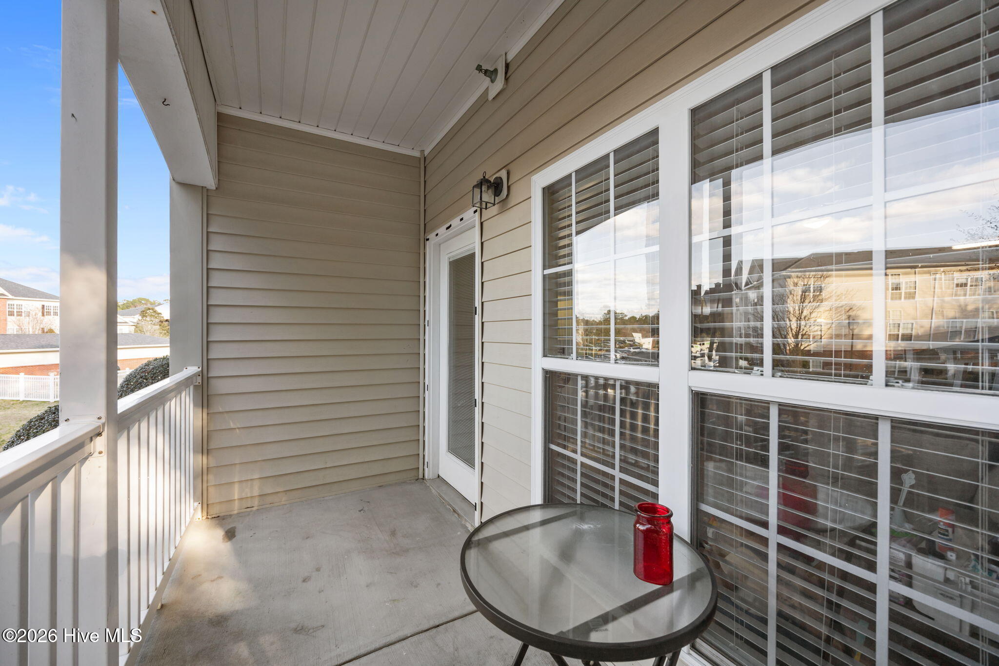 100558986 | Photo 18