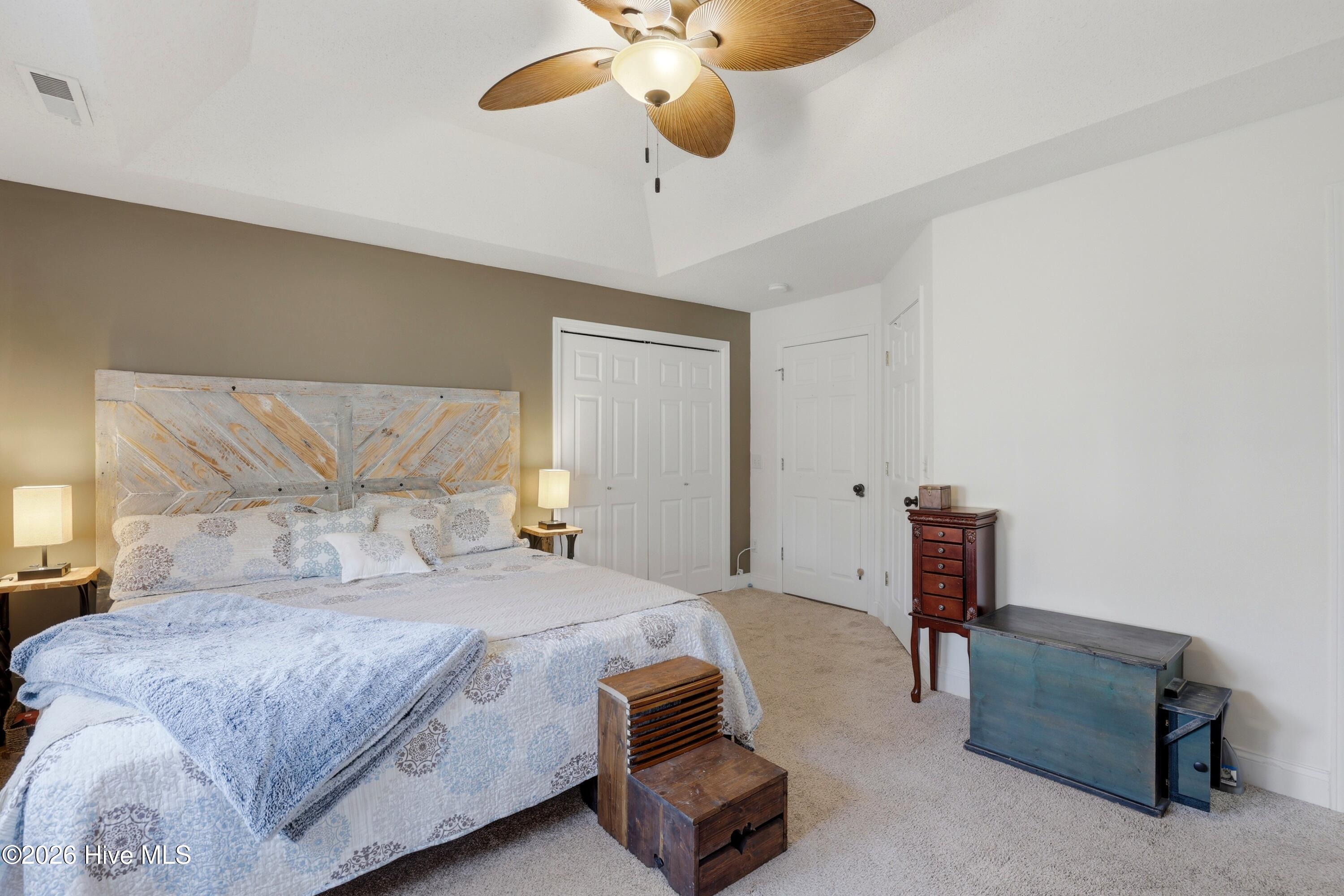 100560497 | Photo 25