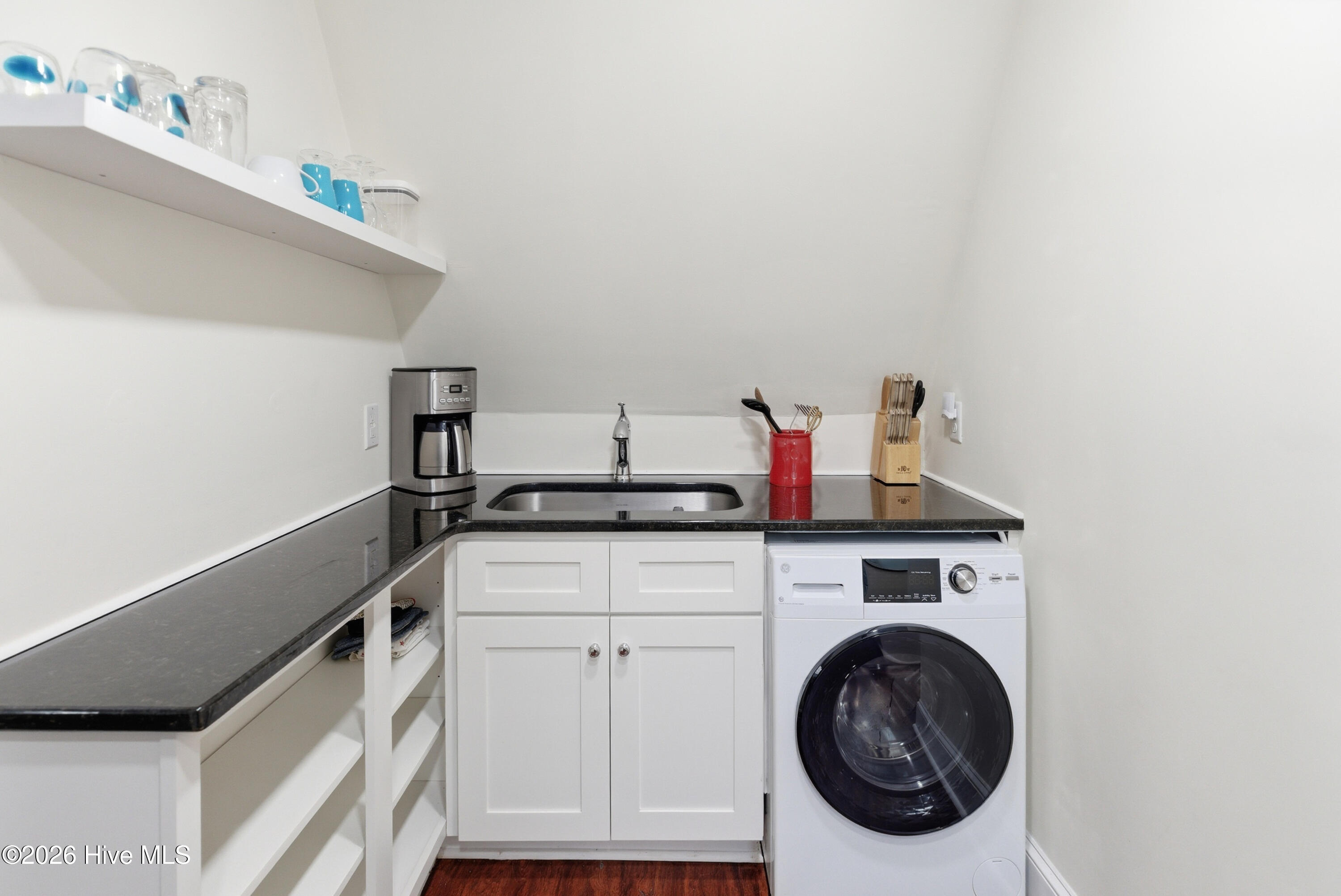 100567578 | Photo 32