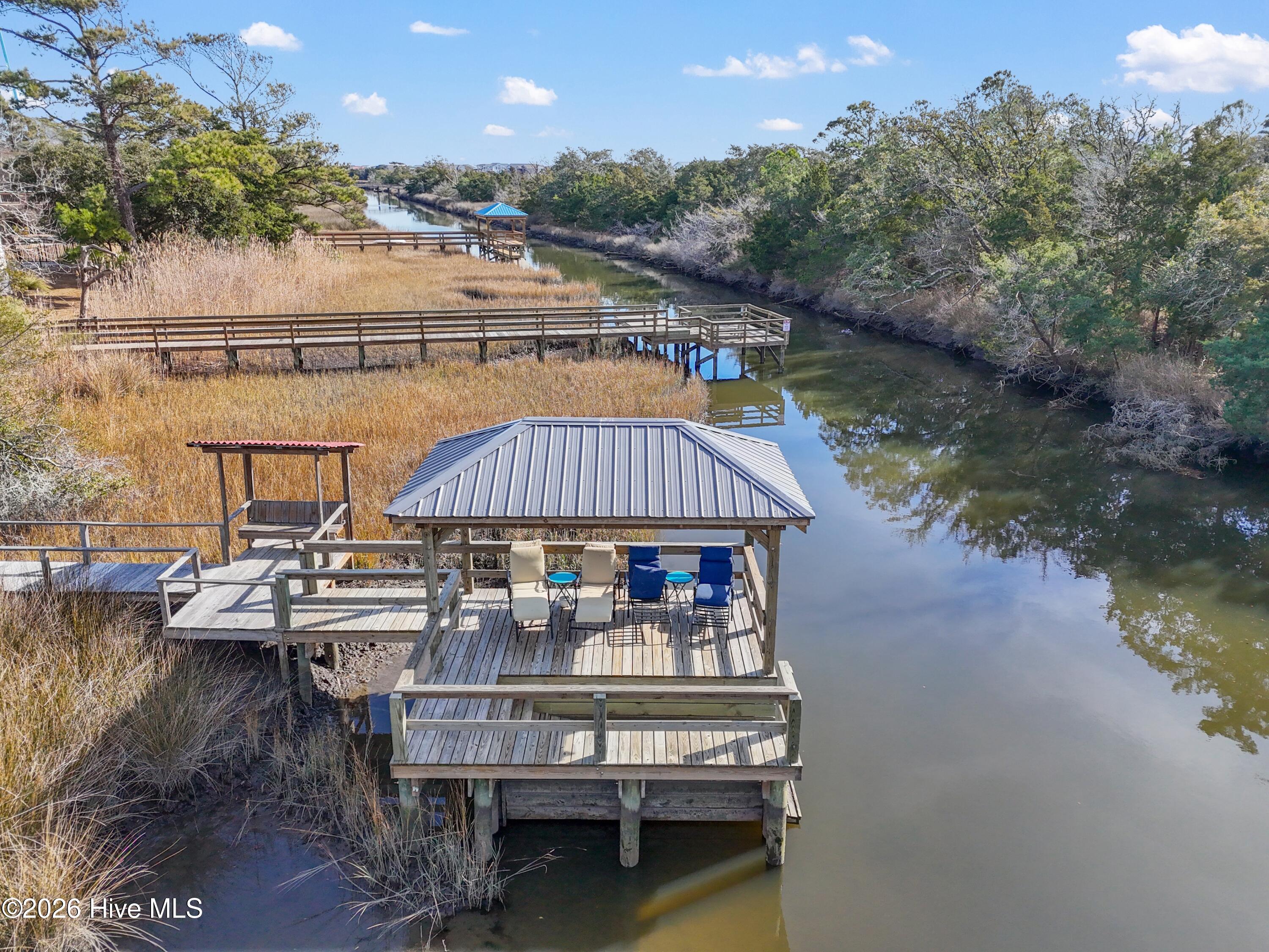 100549205 | Photo 52