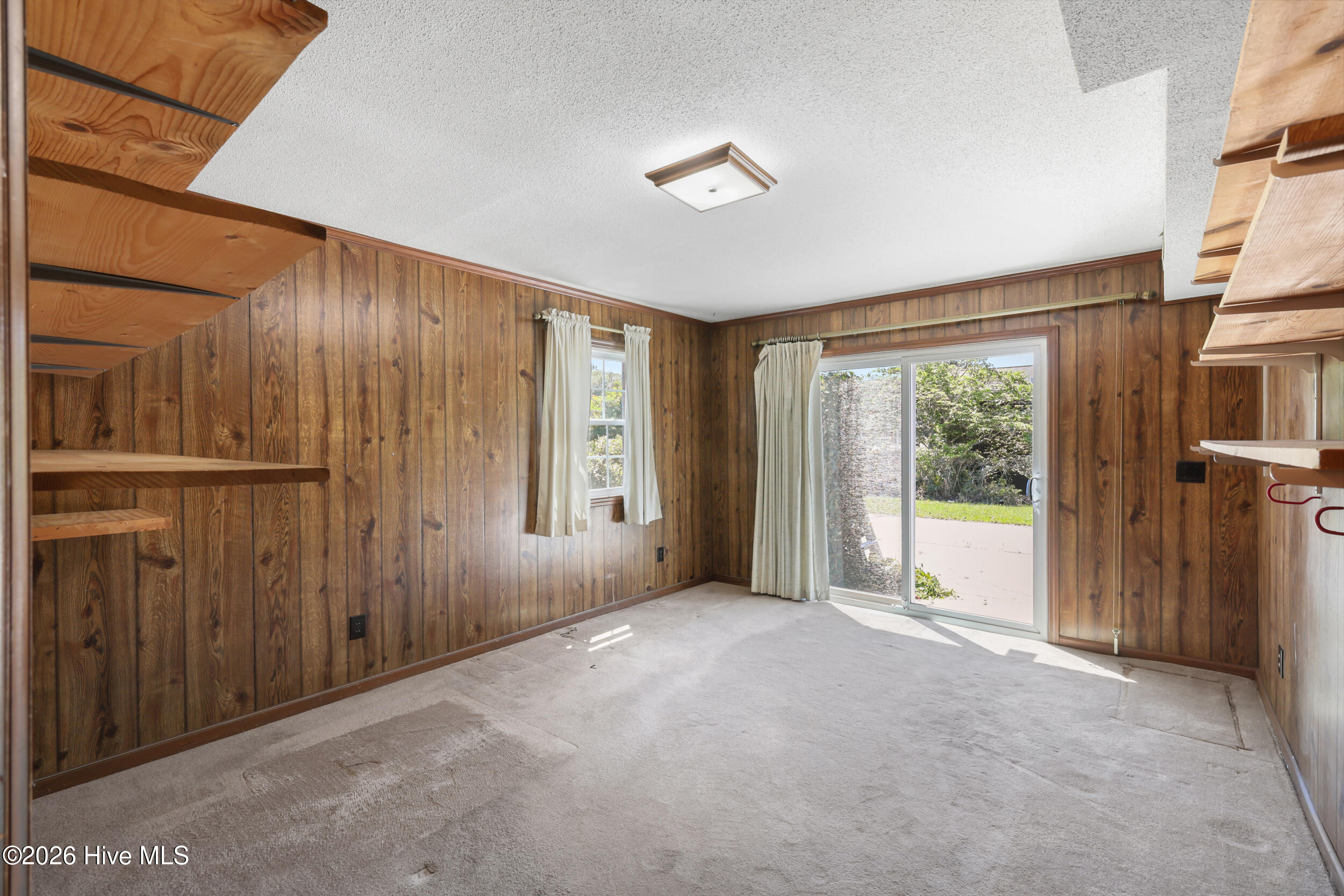 100567633 | Photo 30