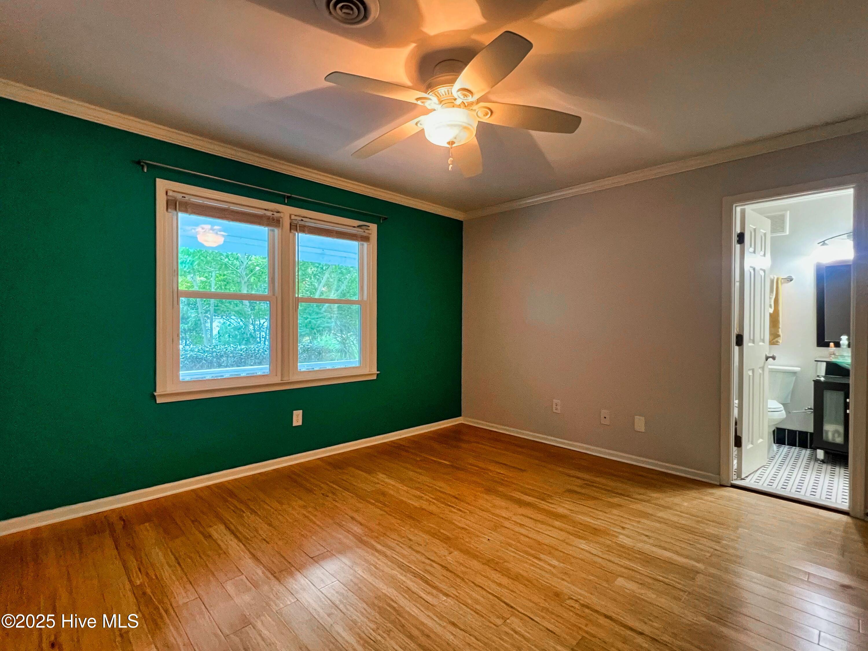 100521049 | Photo 21