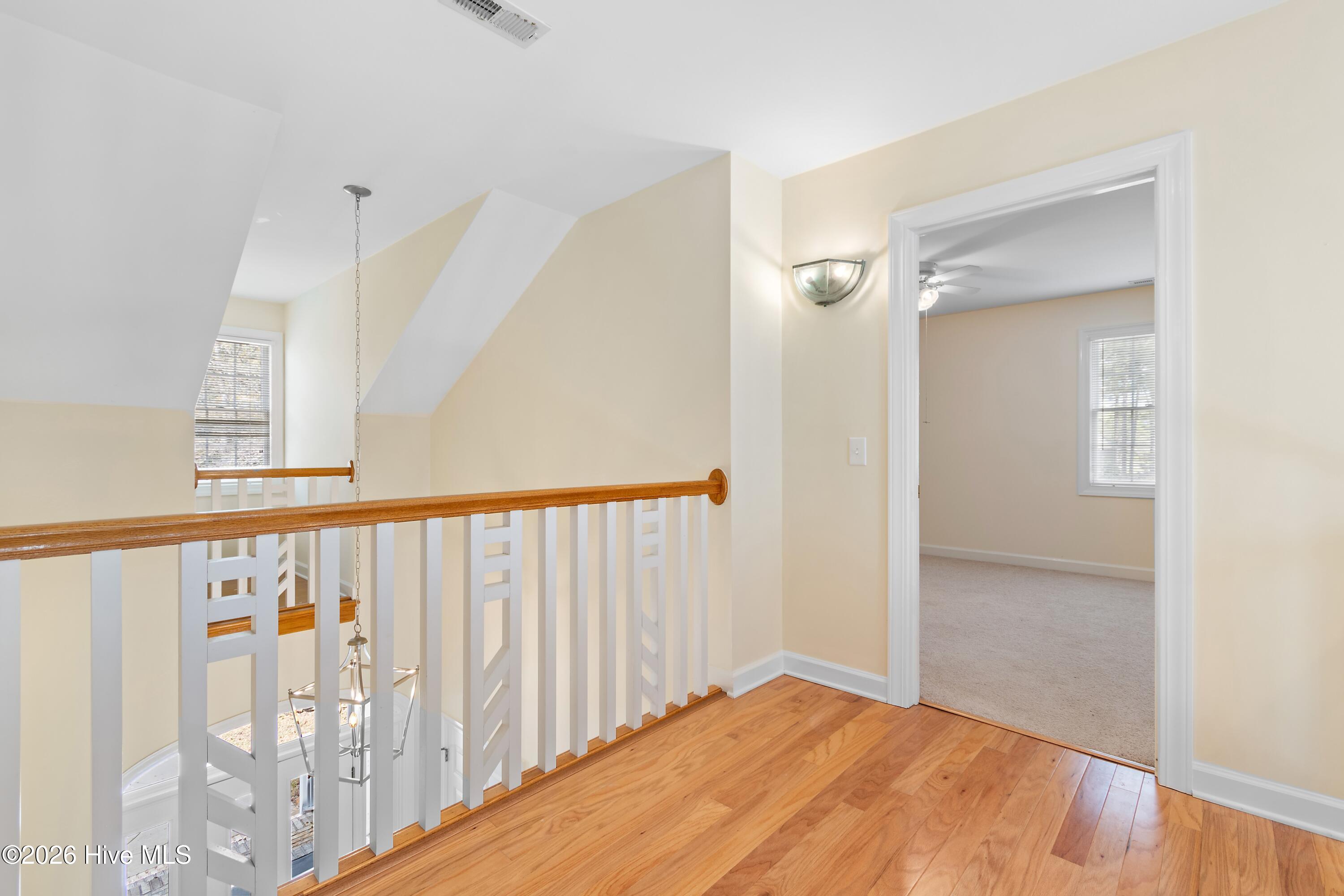 100527464 | Photo 37