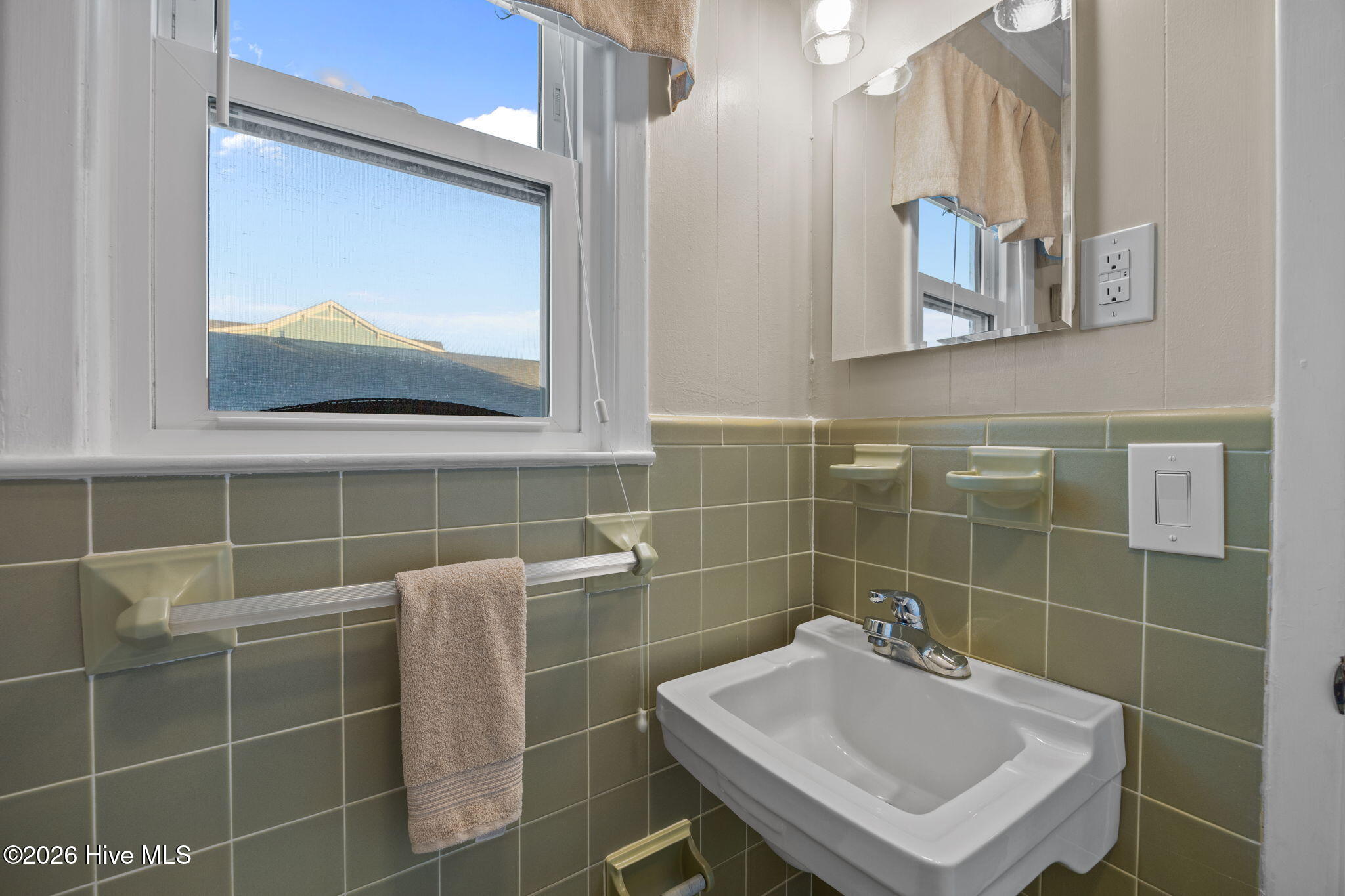 100549750 | Photo 36