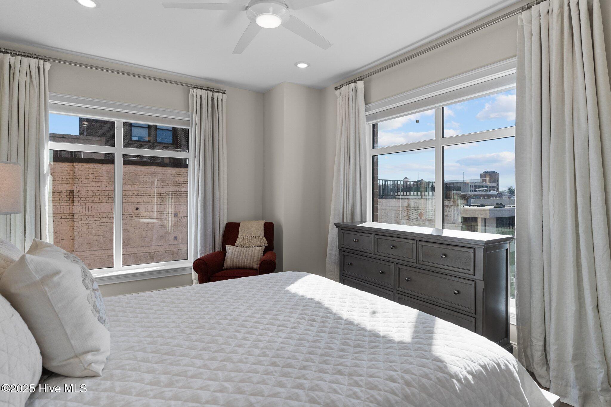 100529175 | Photo 12