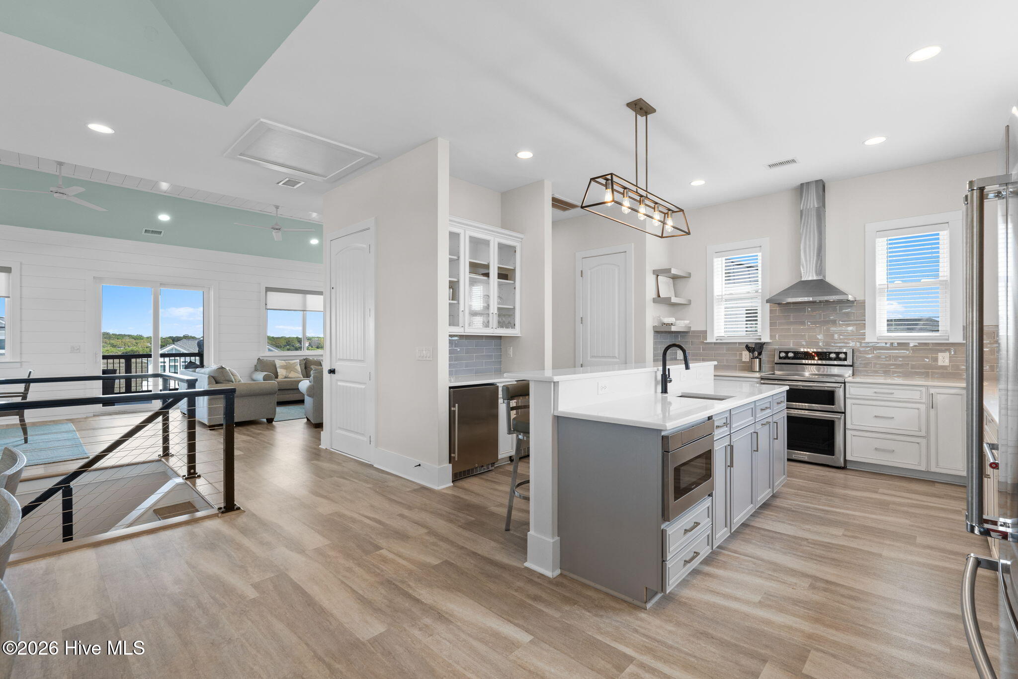 100564964 | Photo 13