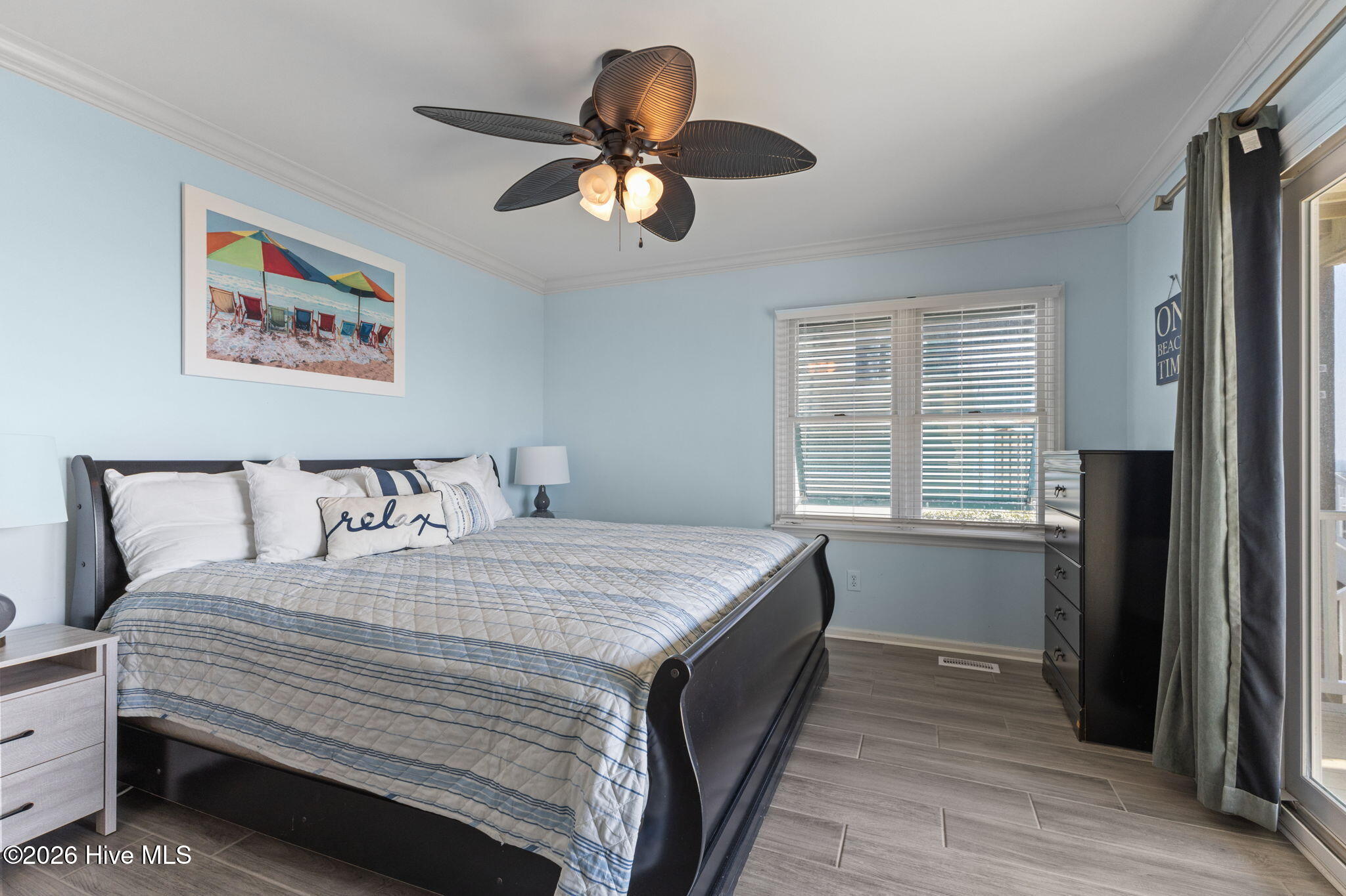 100558728 | Photo 12