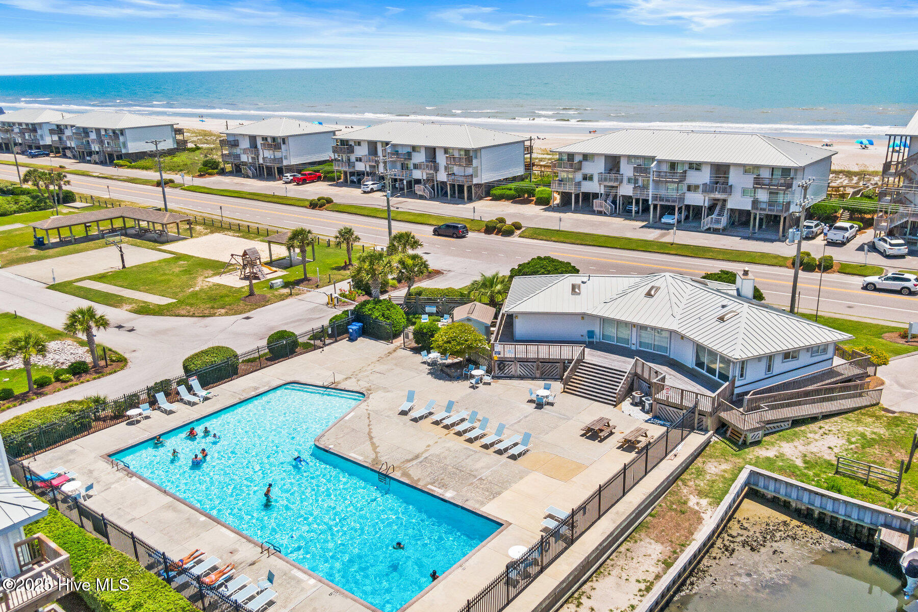 100518577 | Photo 50