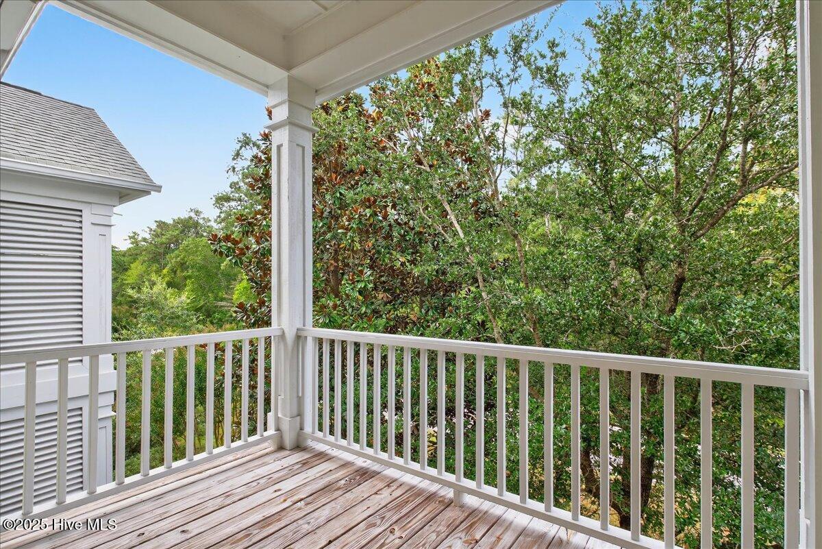 100534230 | Photo 47