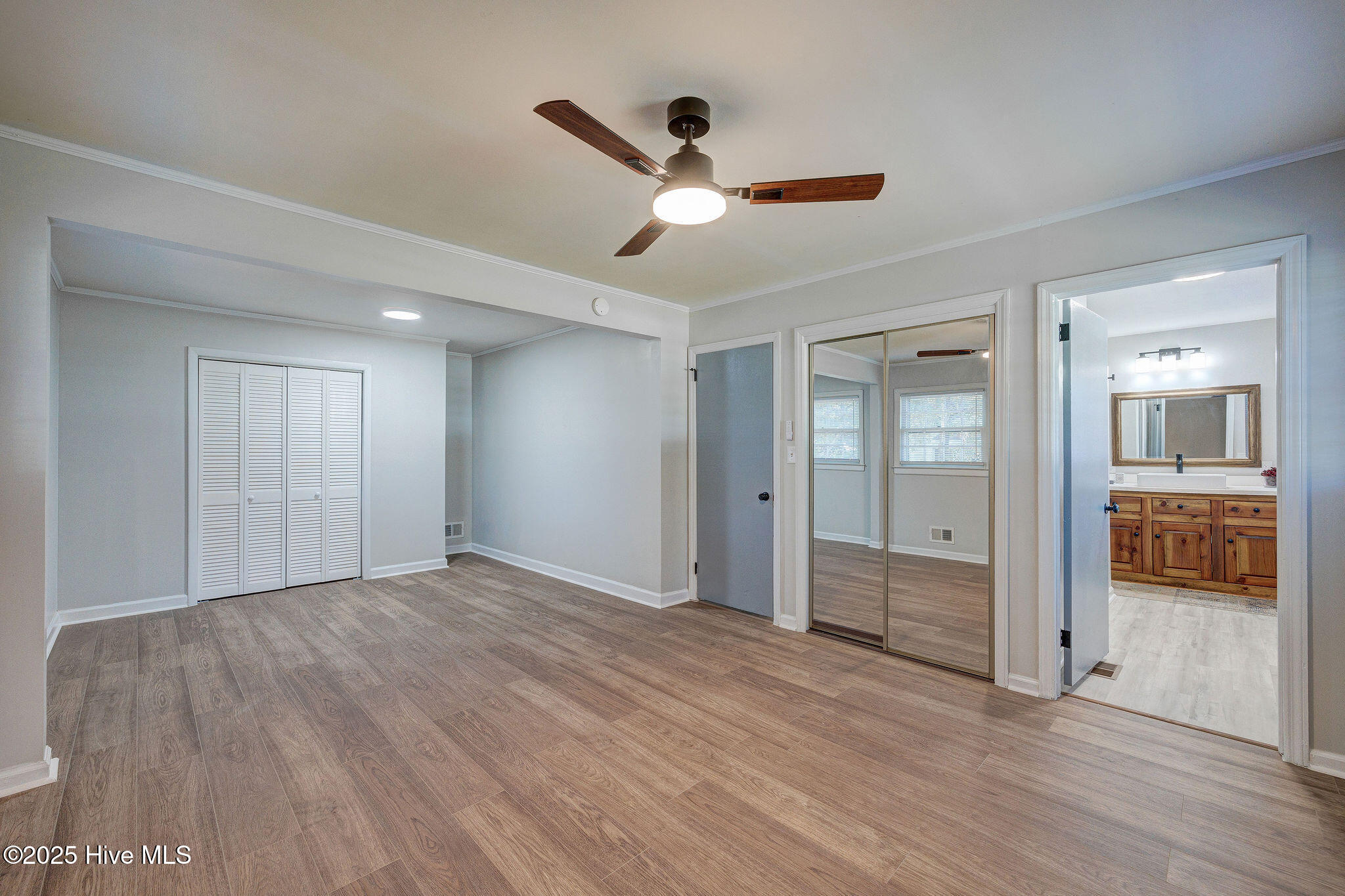 100534664 | Photo 22