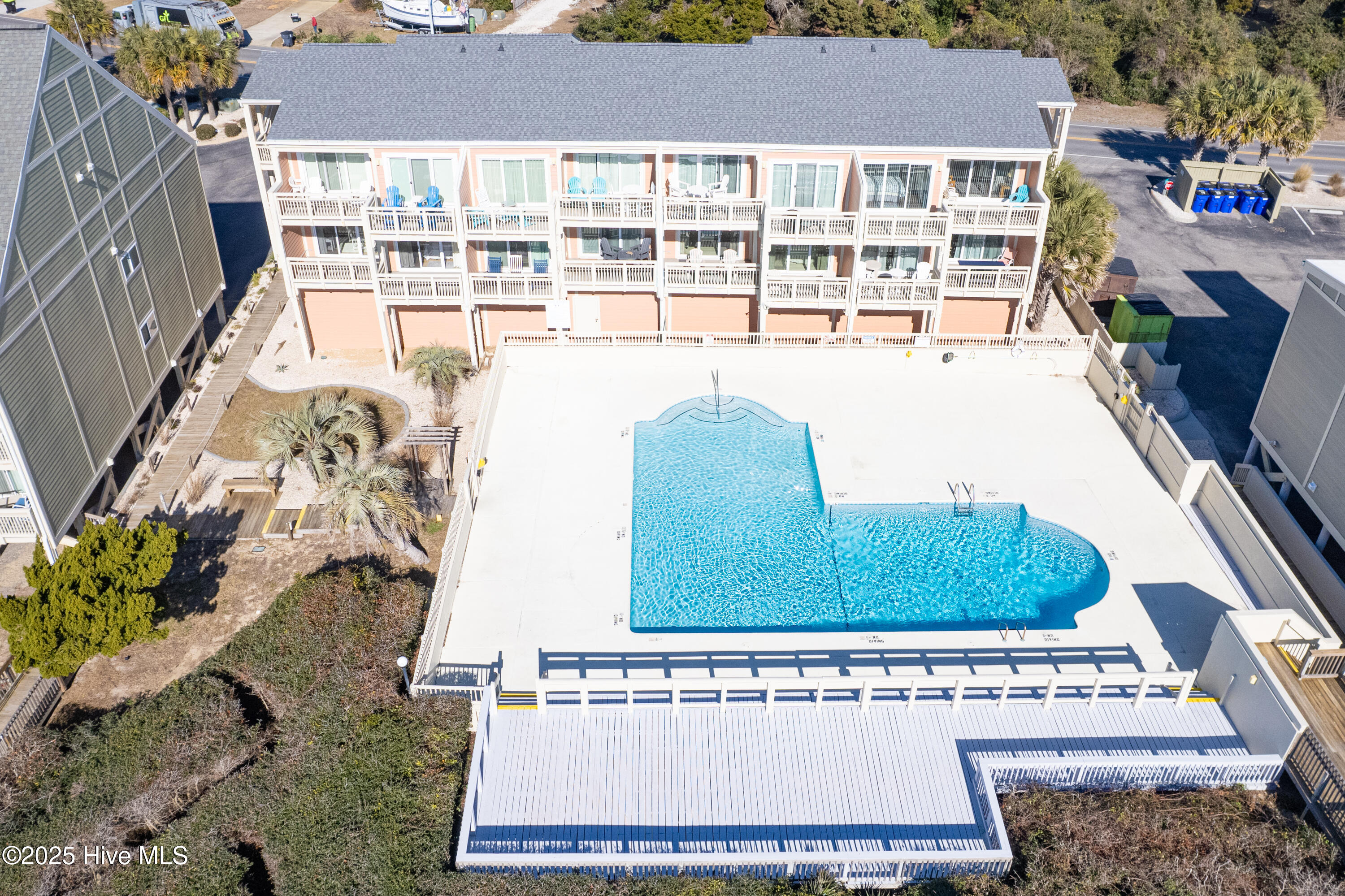 100545293 | Photo 36