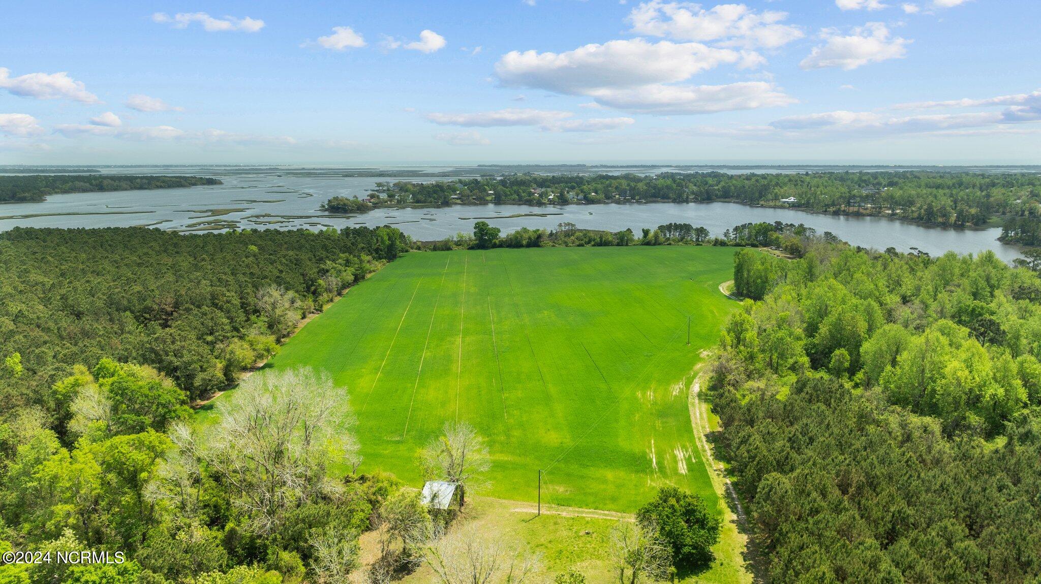 517 Queens Creek Road, Hubert, NC, 28539