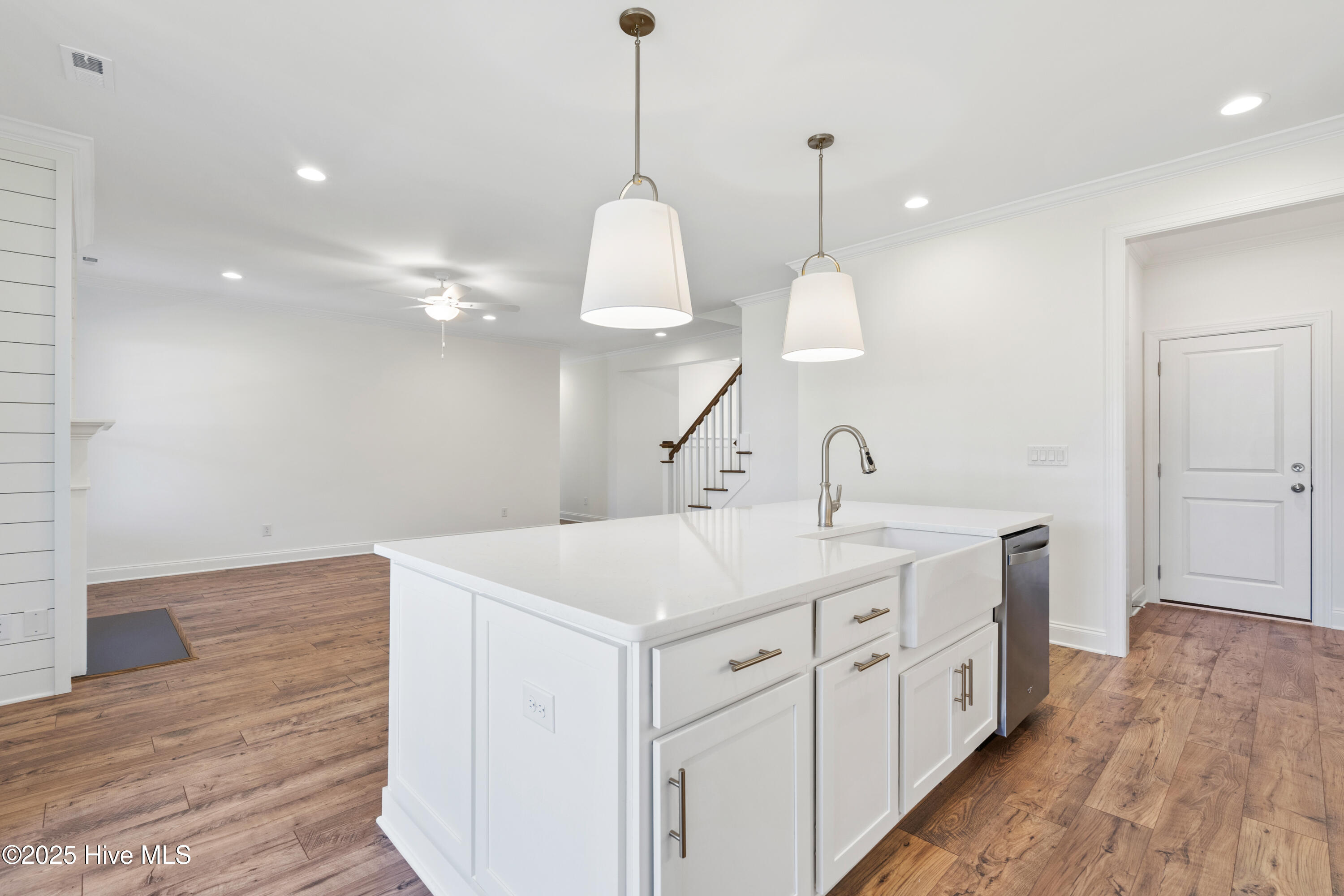 100515288 | Photo 13