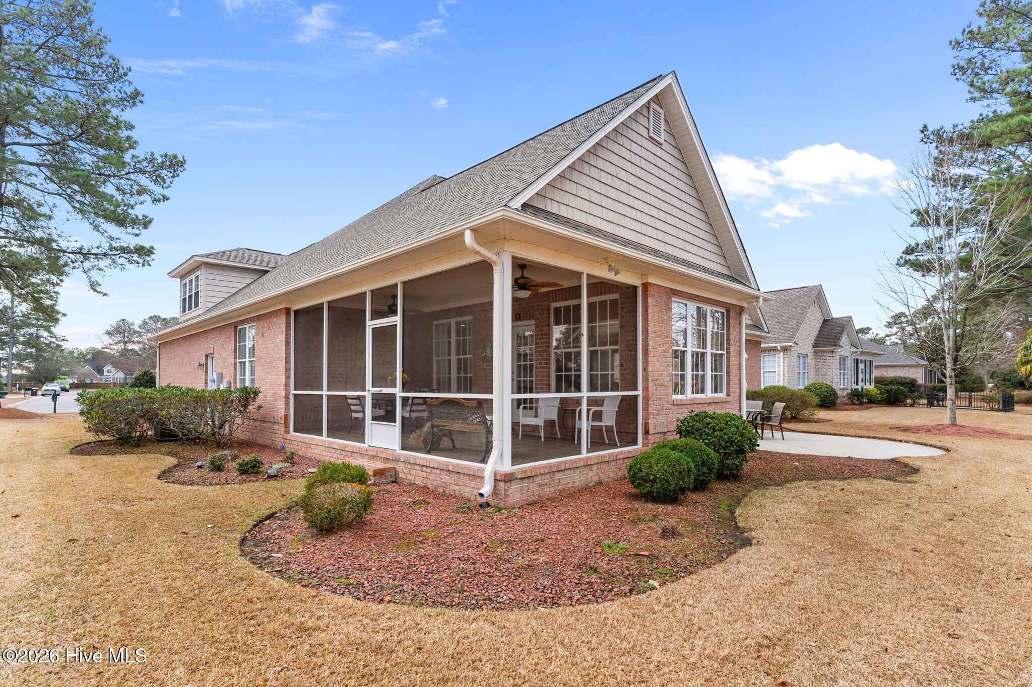 100548977 | Photo 35