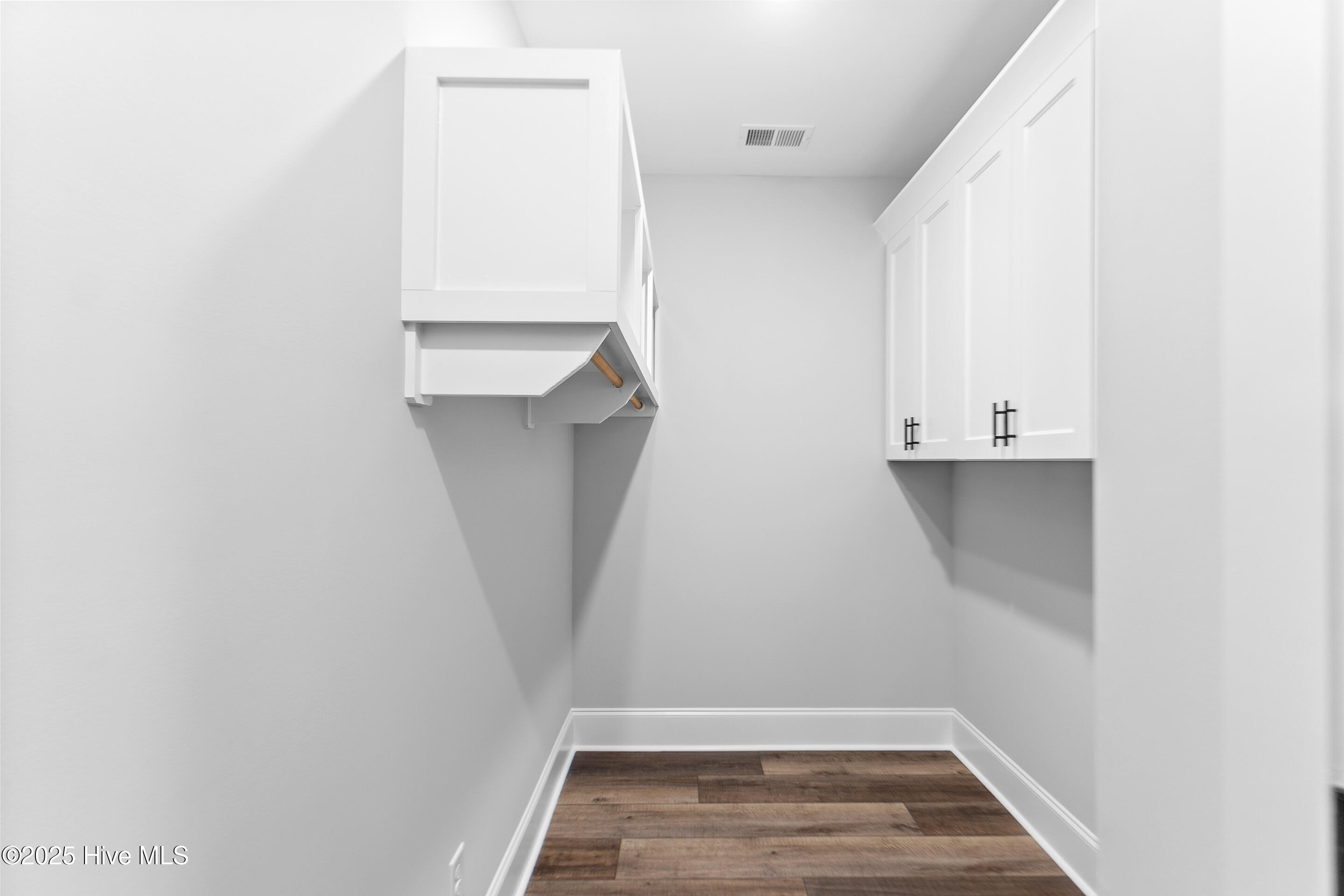 100526022 | Photo 36