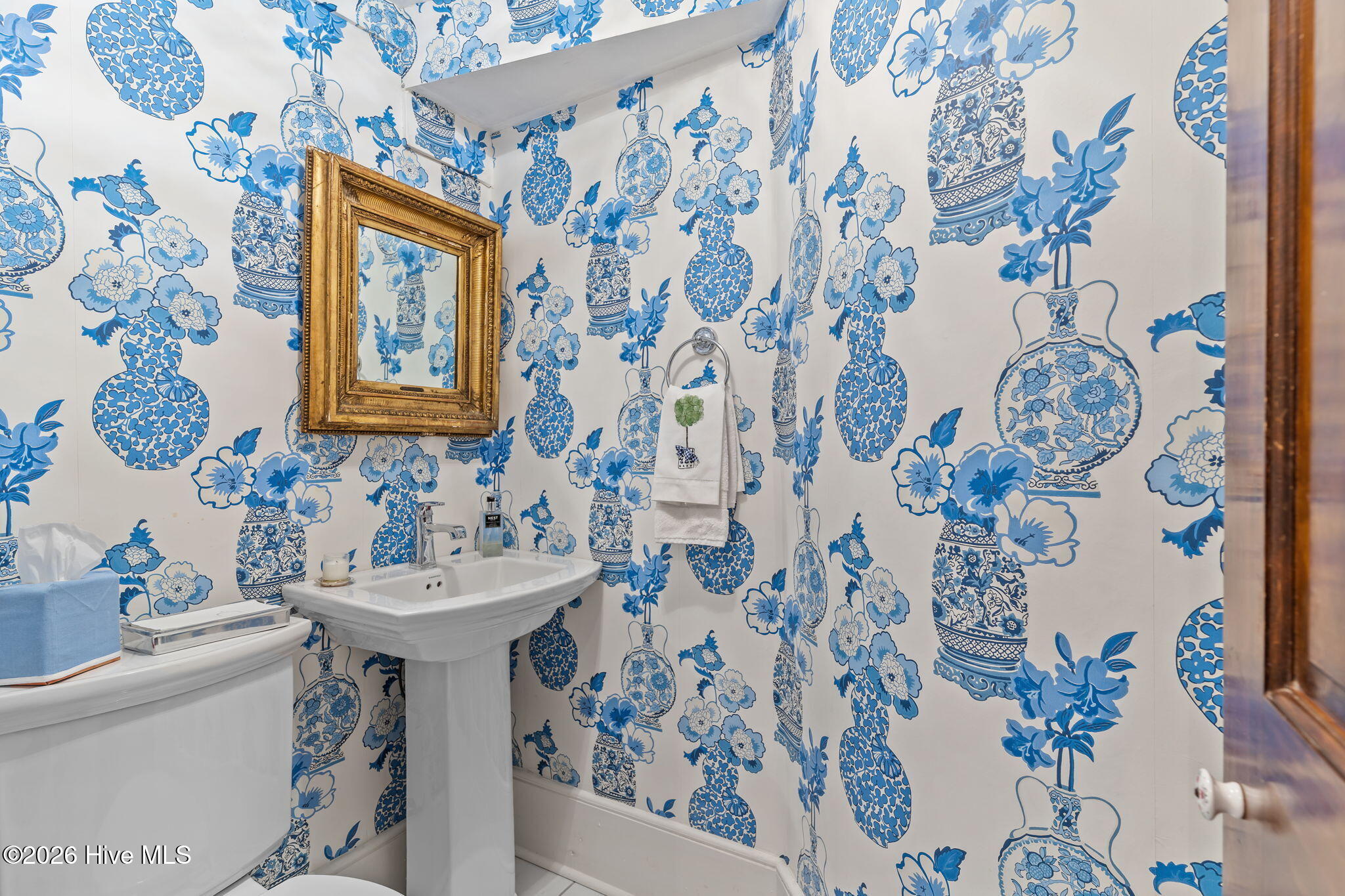 100562122 | Photo 34