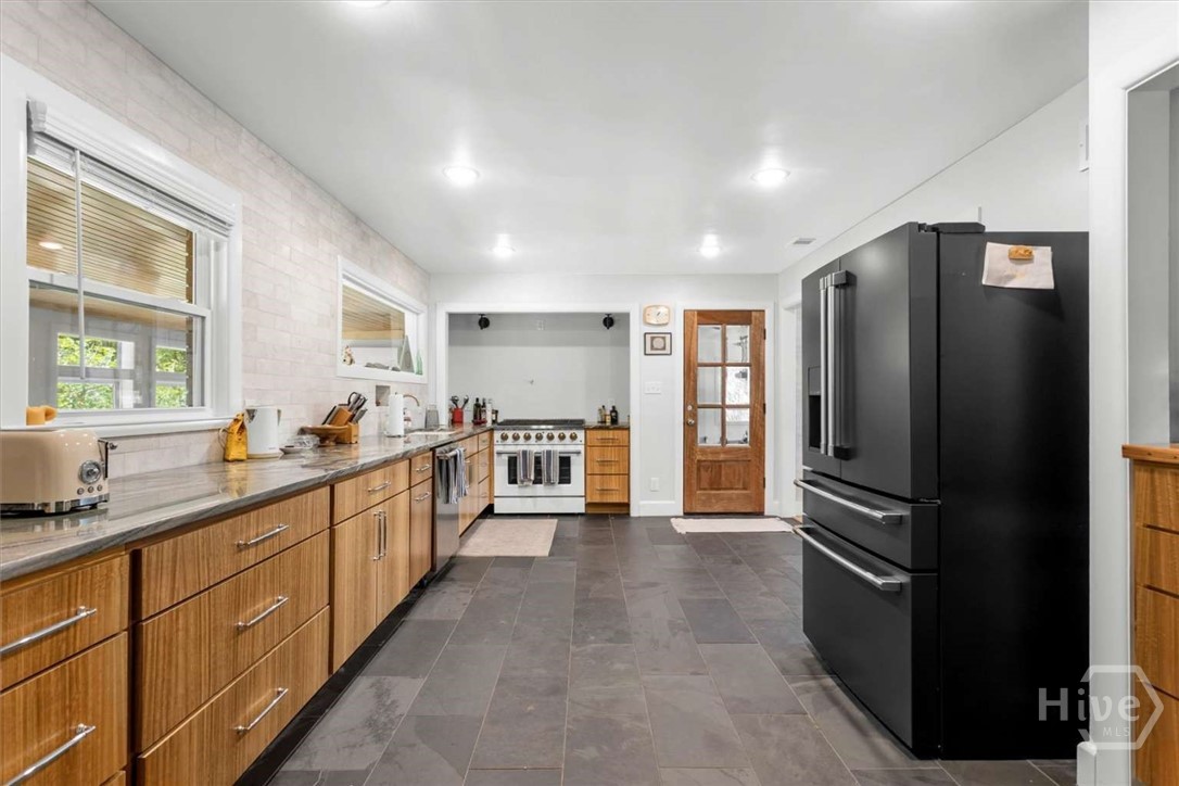 3111 Wright Street, Savannah, GA 31404 Listing Photo  12